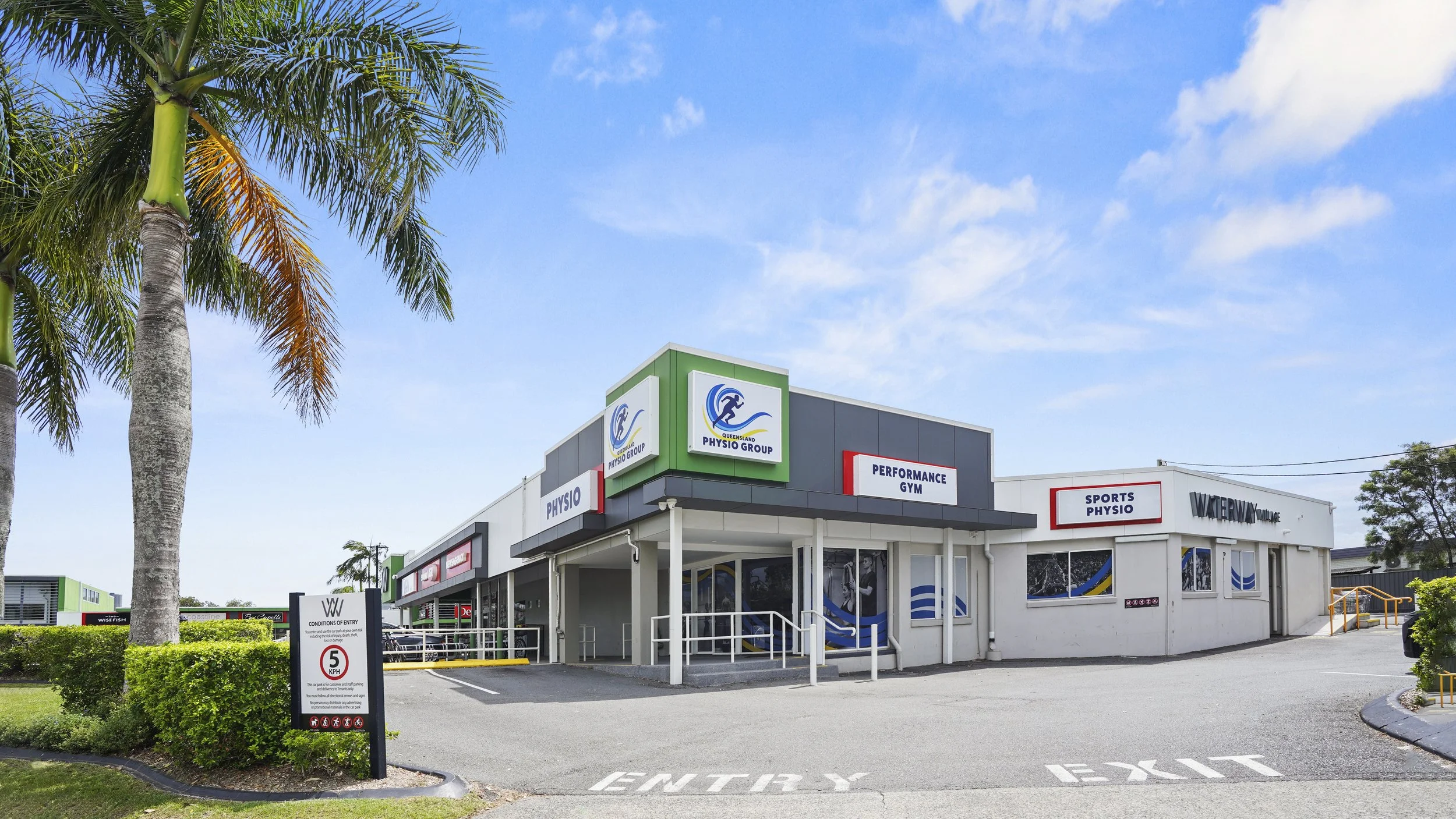 Gold+Coast+Lightbox+Signage+Commercial+Fitout+Shopfront+Illuminated+Signs+Physio+Installation 5.JPG