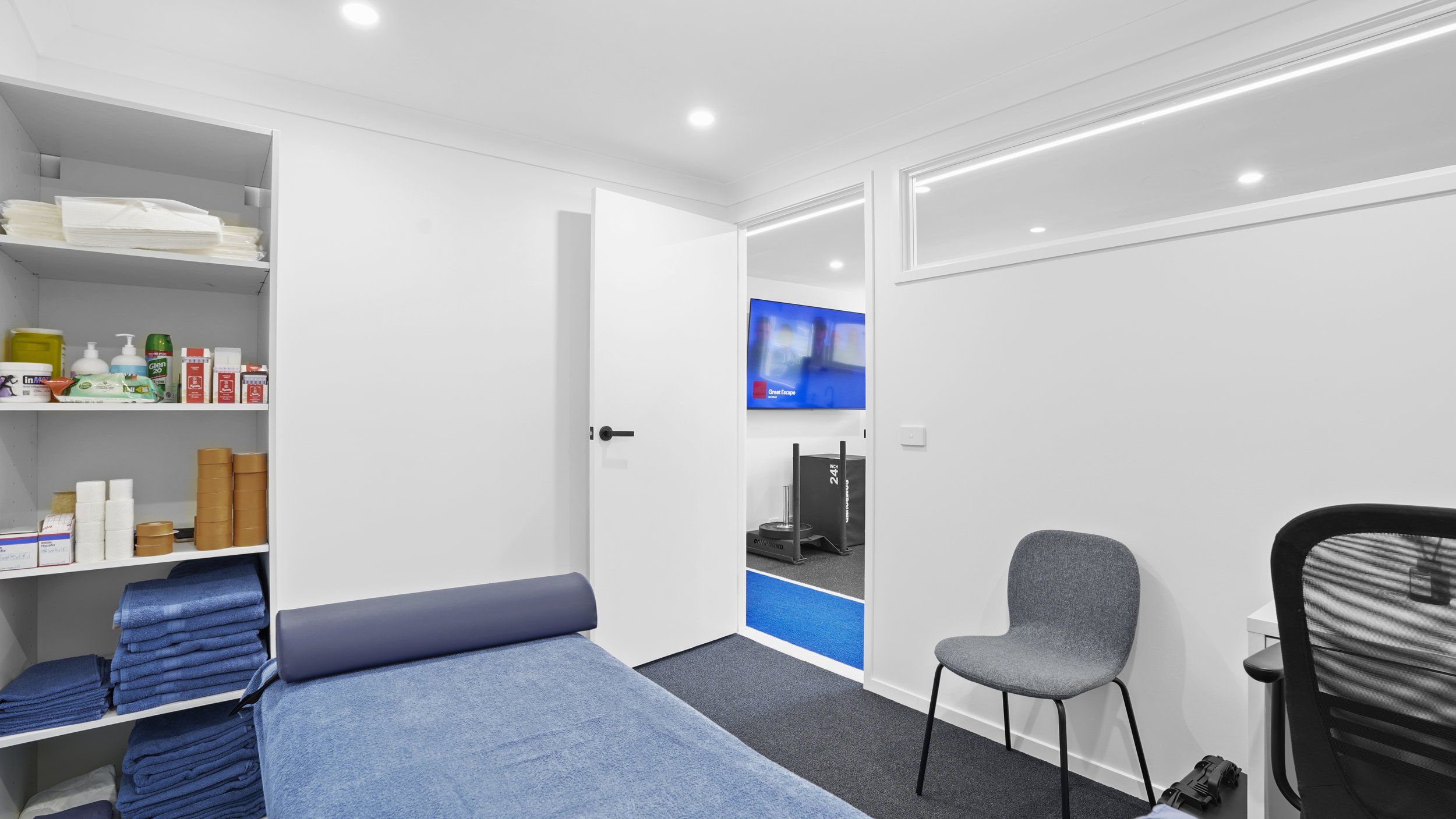 Gold+Coast+Signage+Commercial+Fitout+Signs+Physio+Installation 4.JPG
