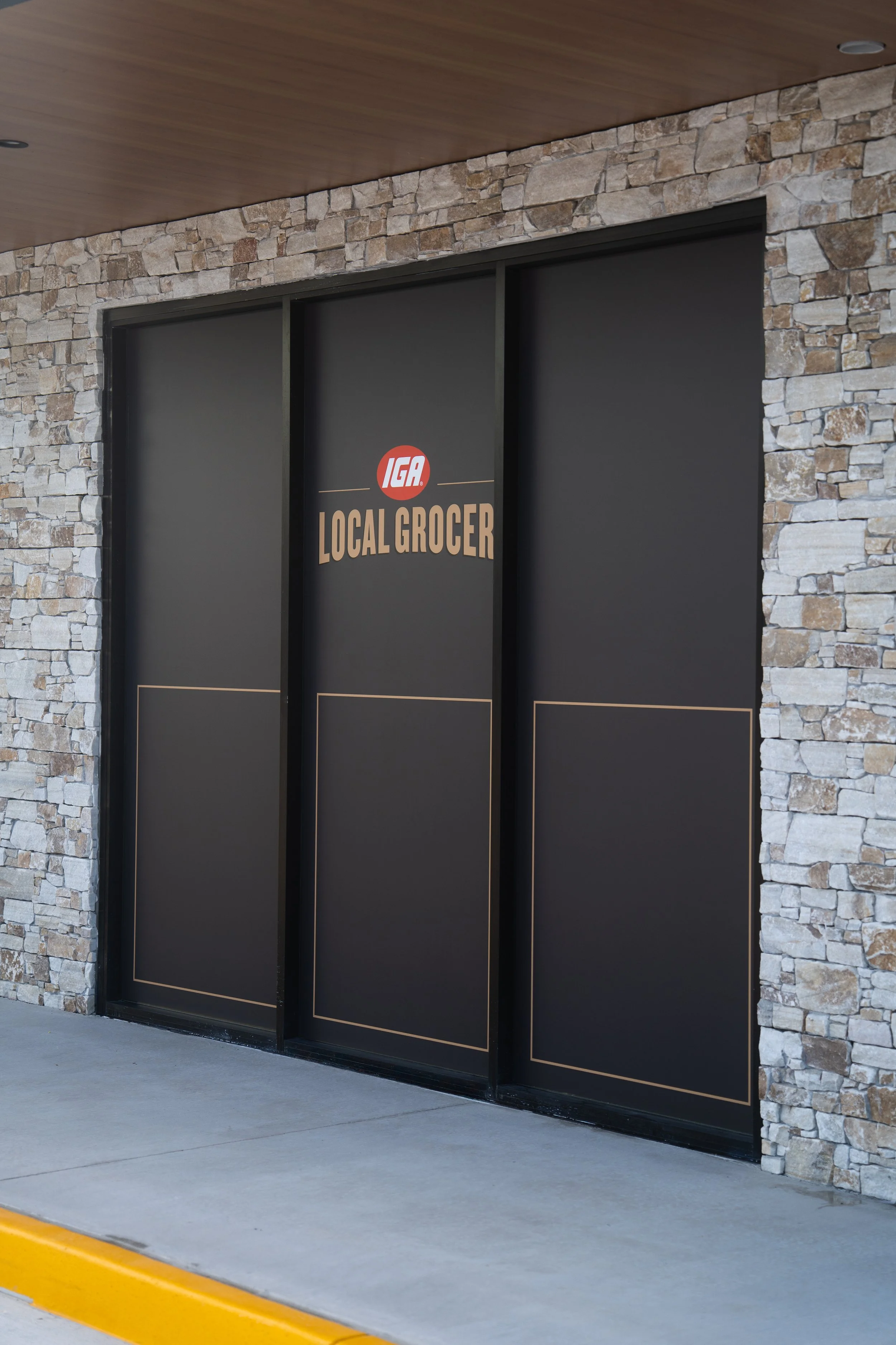 Shopfront+Window+Vinyl+Installation+Commercial+Signage+Installers10.jpg
