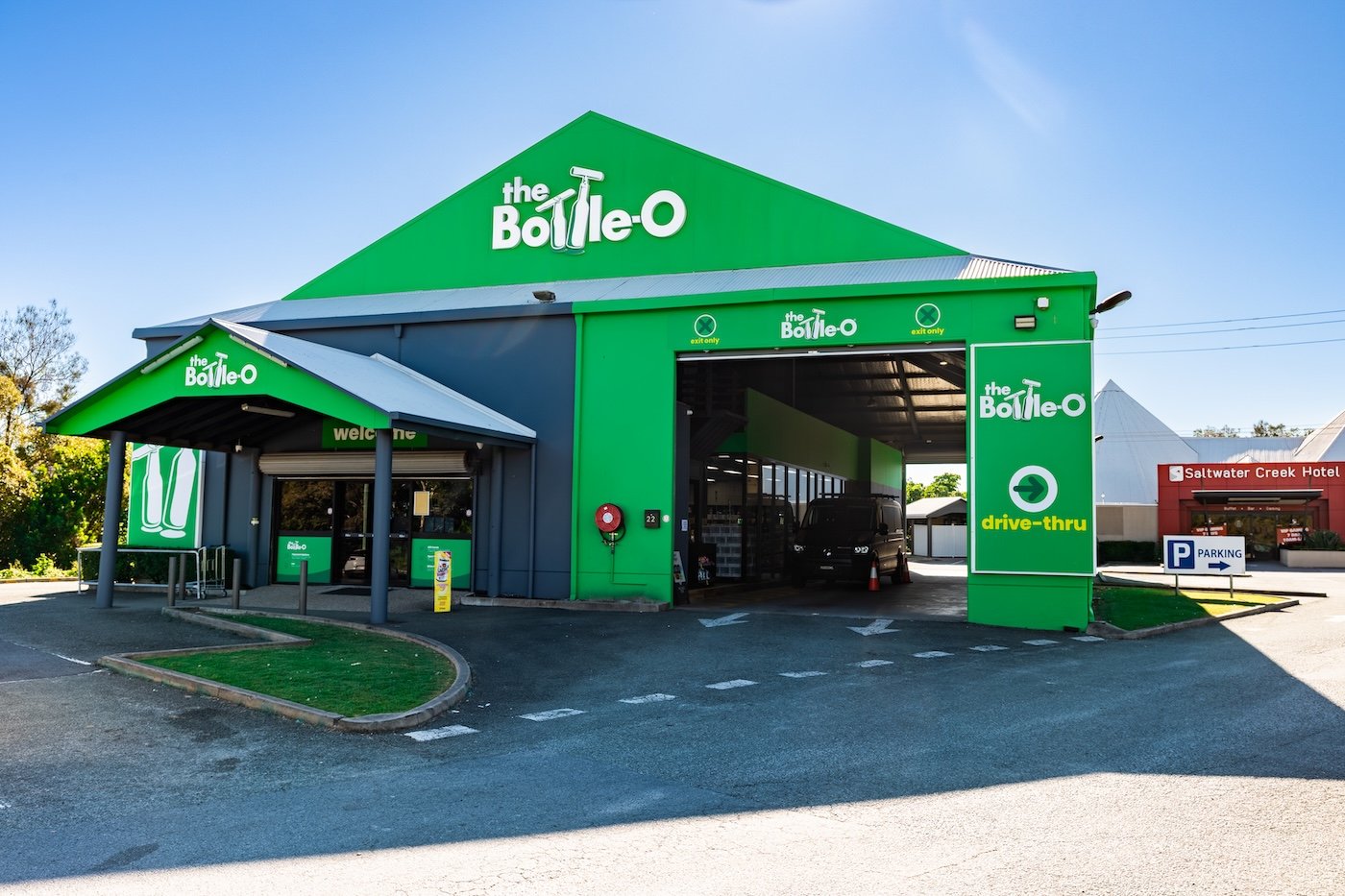 Bottle-O+Retail+Shopfront+Signage+Illuminated+3D+Lettering+Commercial+Installation 1.jpg