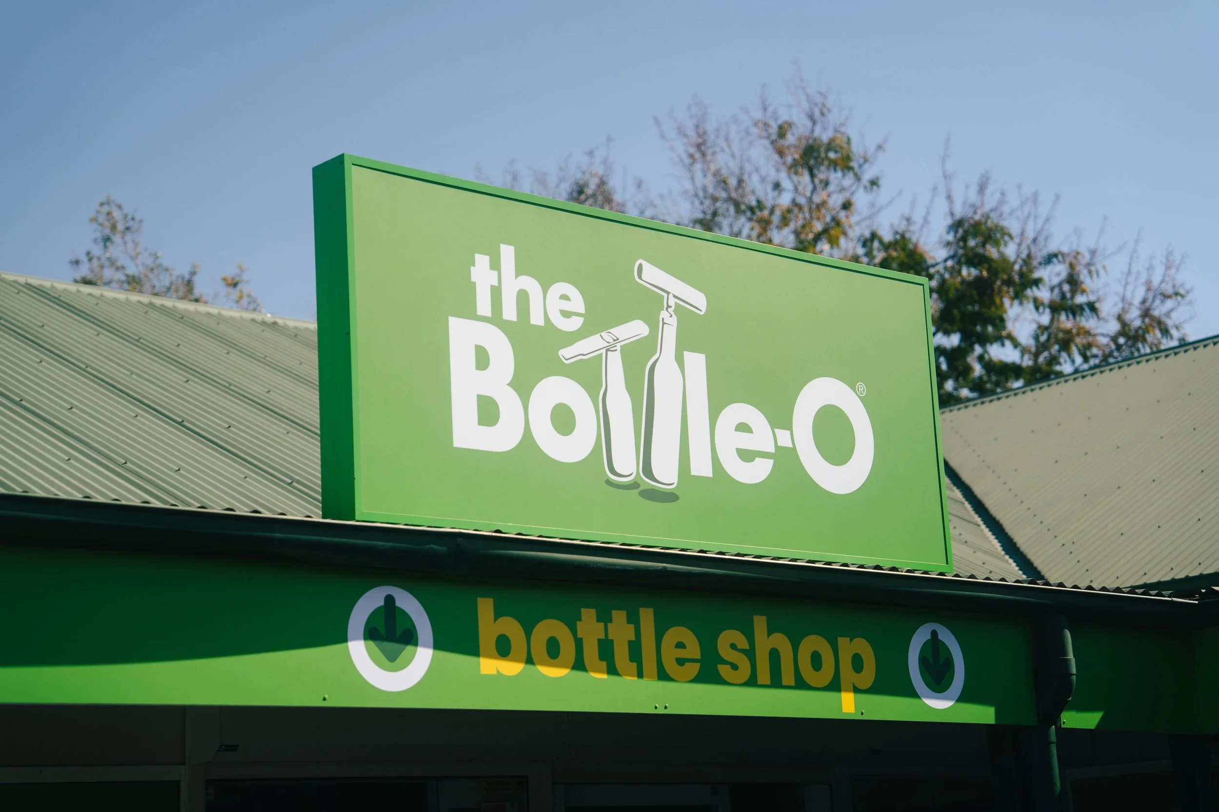 Bottle-O external signage design and installation