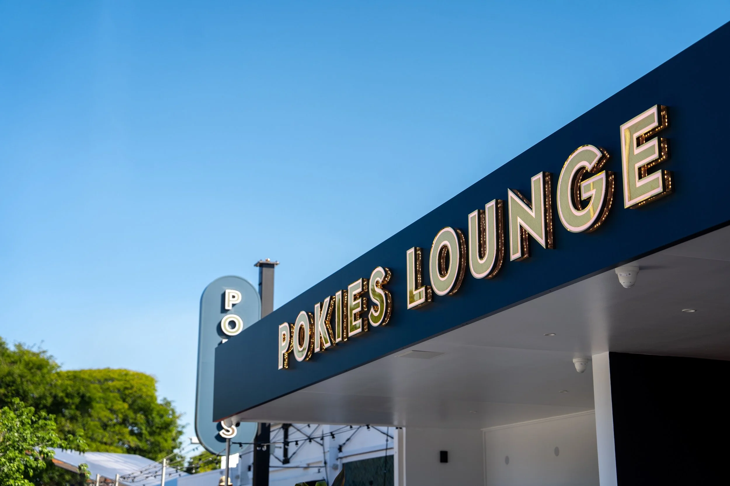 Fabricated+Illumintaed+Gold+Facade+Letters14.jpg