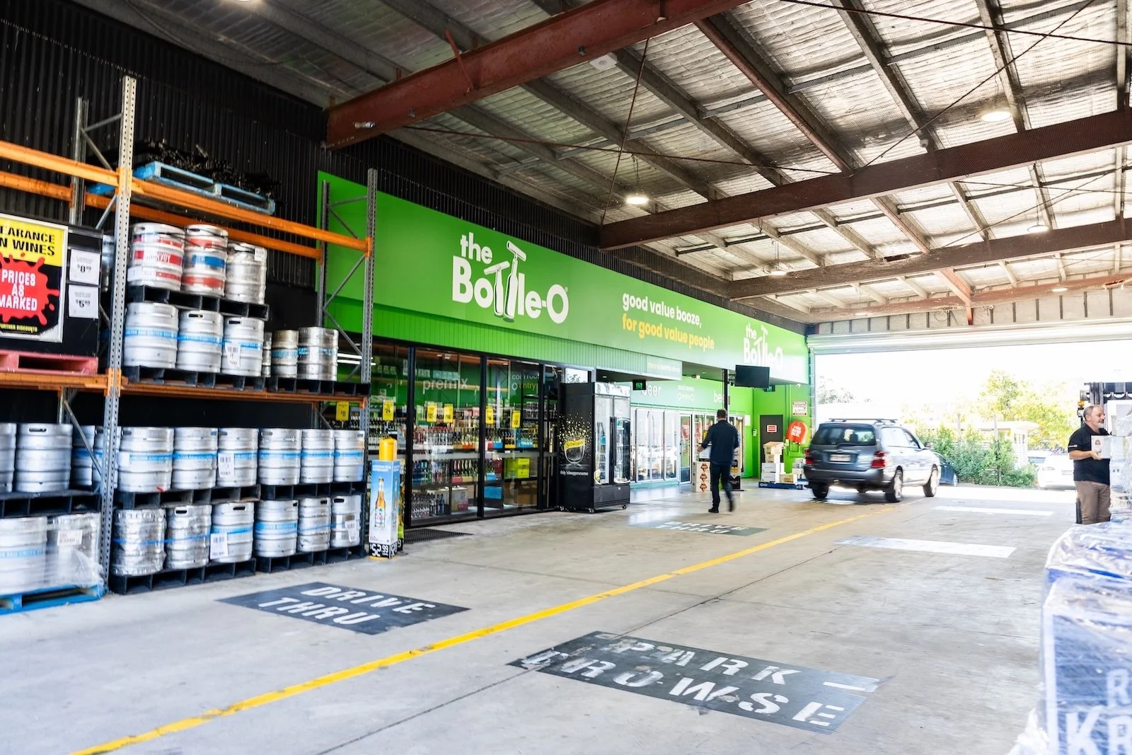 Bottle-O+Retail+Shopfront+Signage+Illuminated+3D+Lettering+Commercial+Installation 2.jpg