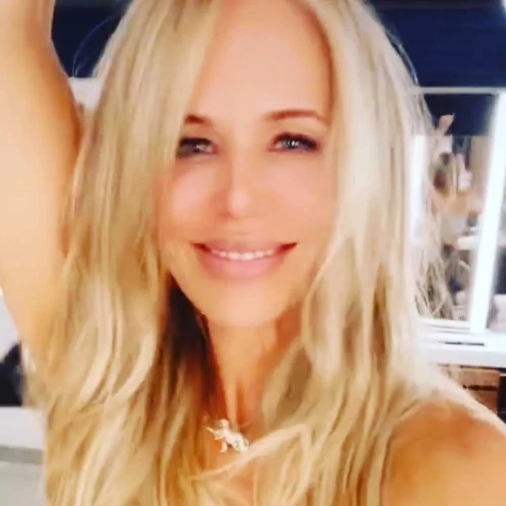 Check out my story for the formula for this gorgeous blonde!