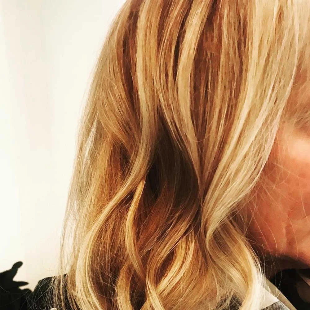 Play on light and dark colors in your hair, for the most naturally beautiful color.