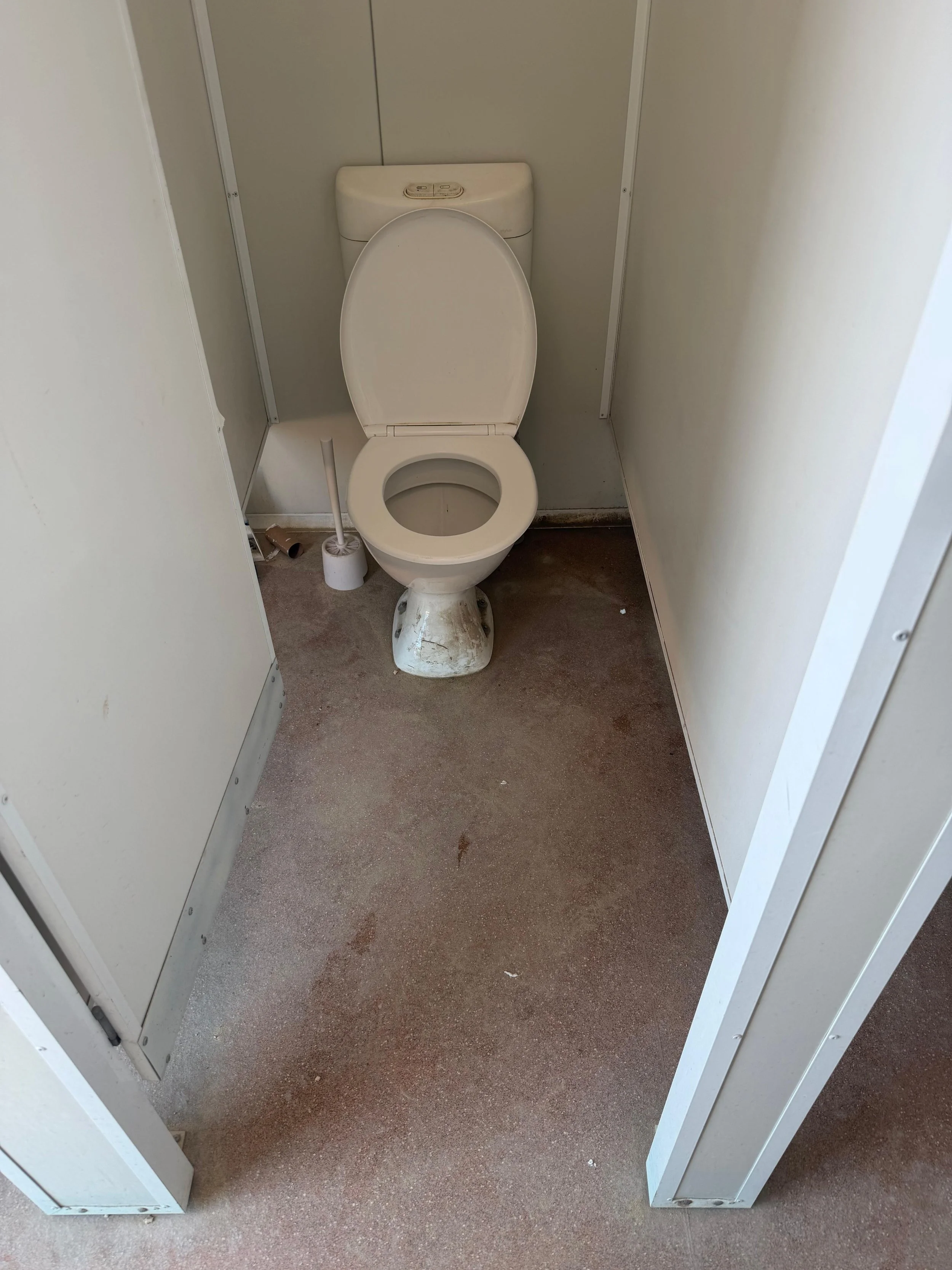 toilet.jpeg