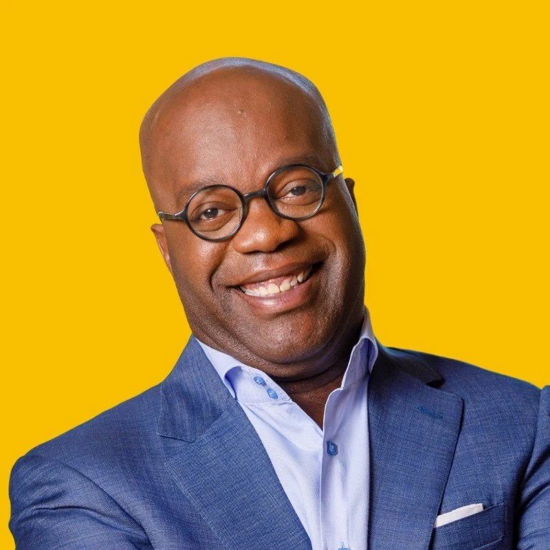 Simon is a NYT best selling author and speaker, focusing on the Brilliance in humans