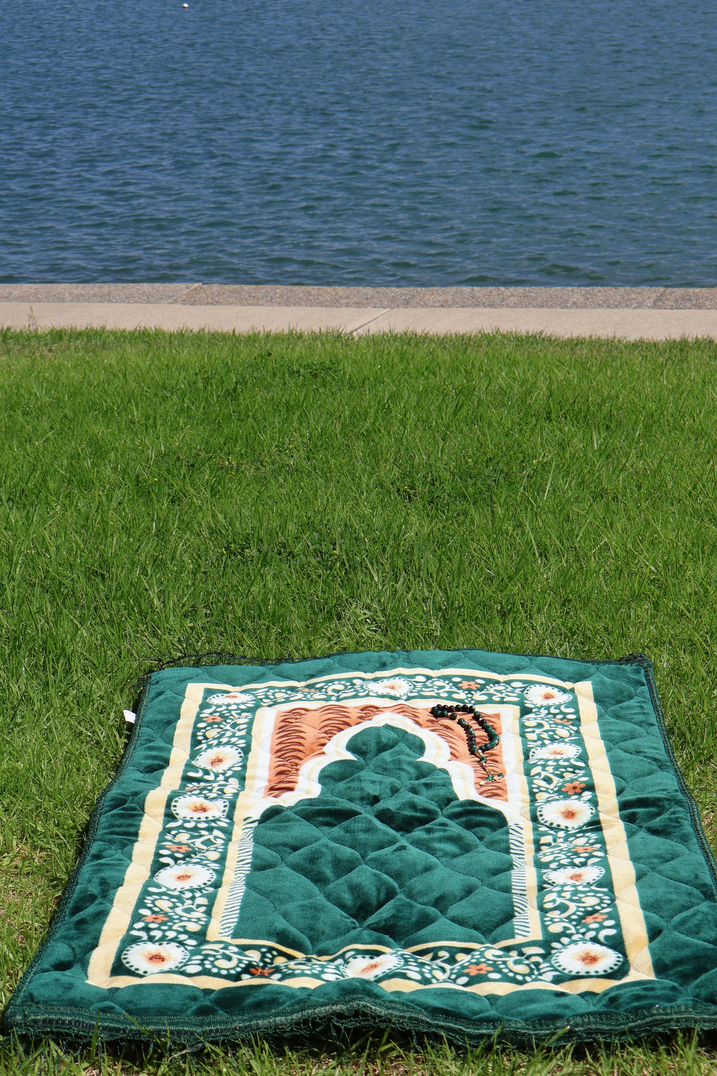 Islamic prayer mat elegant design