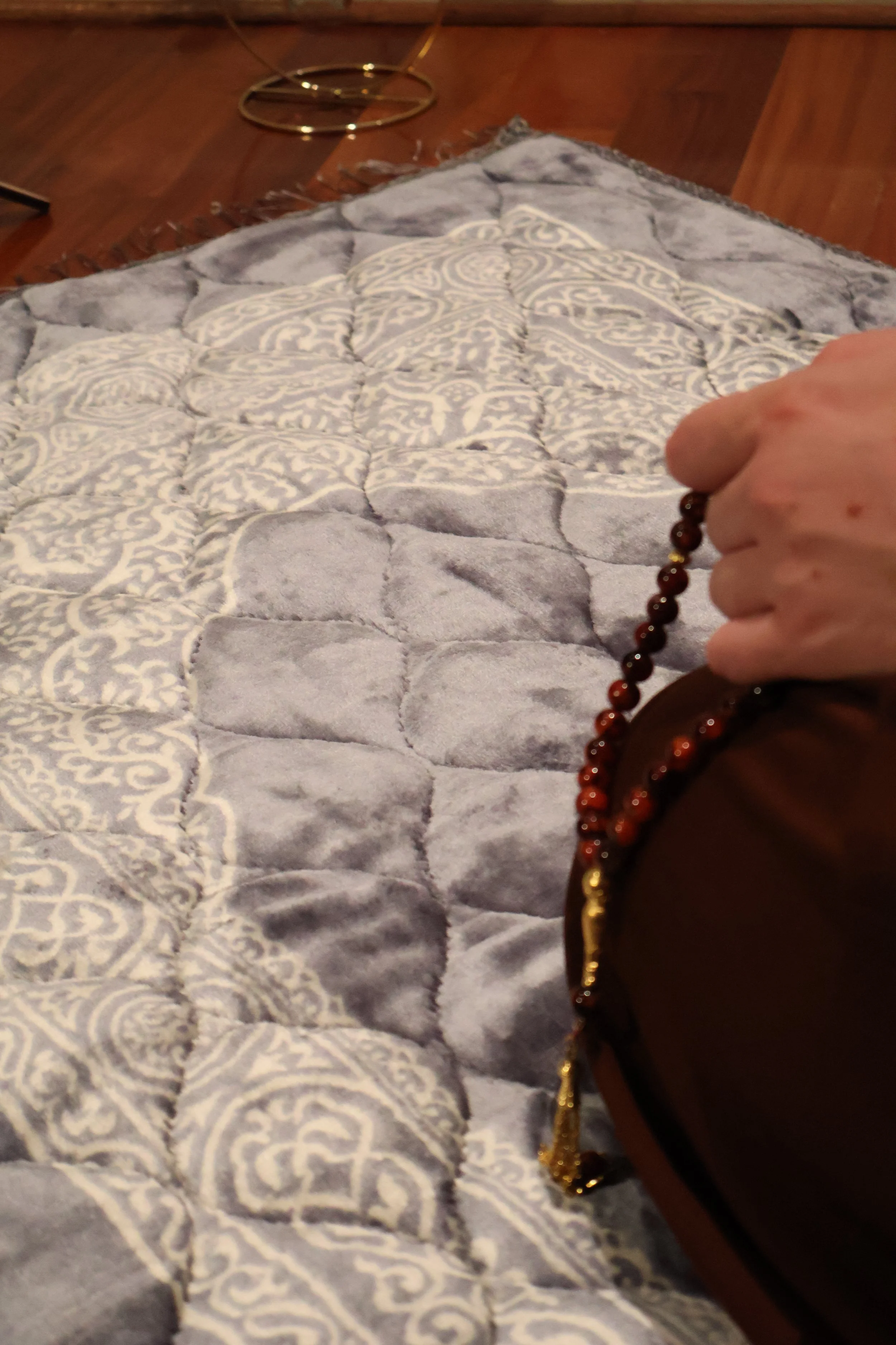Islamic prayer mat elegant design, prayer beads