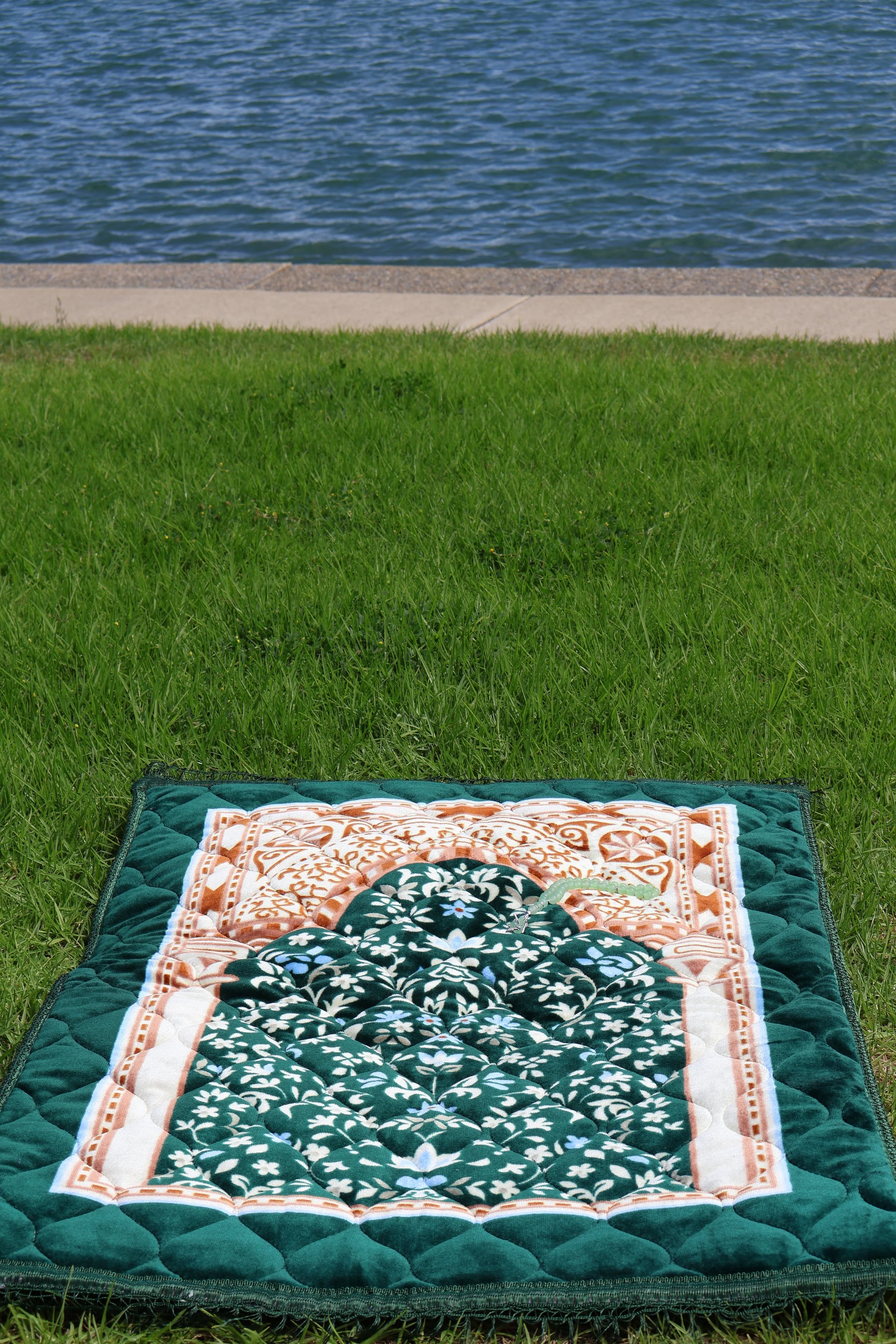 Islamic prayer mat floral design