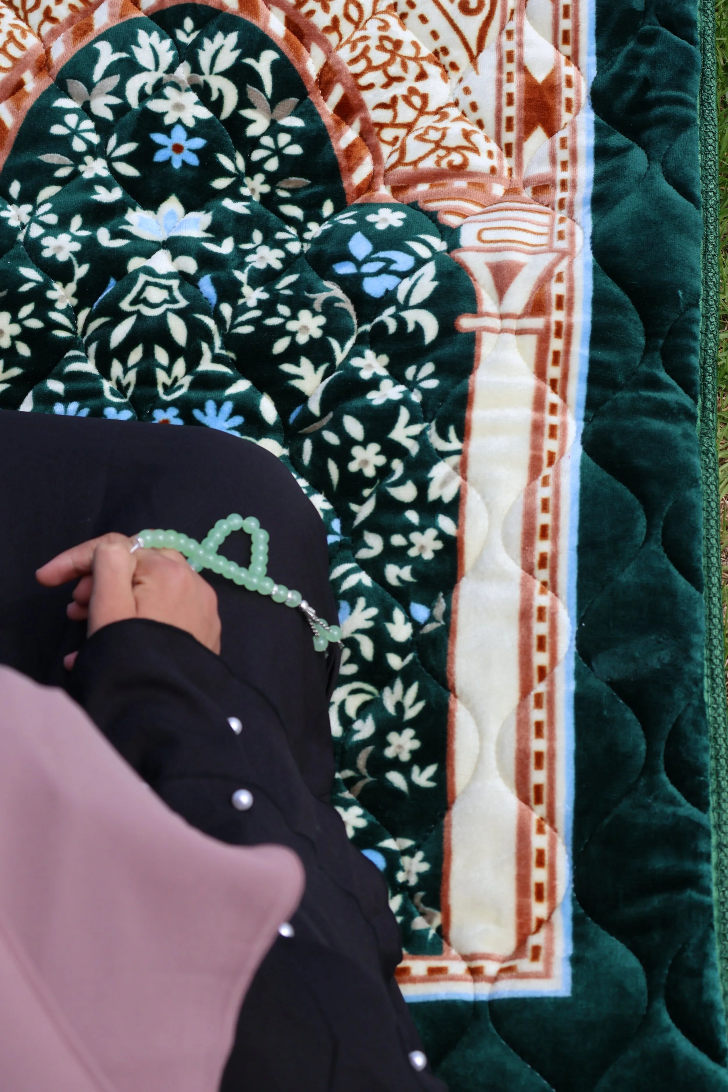 Islamic prayer mat floral design