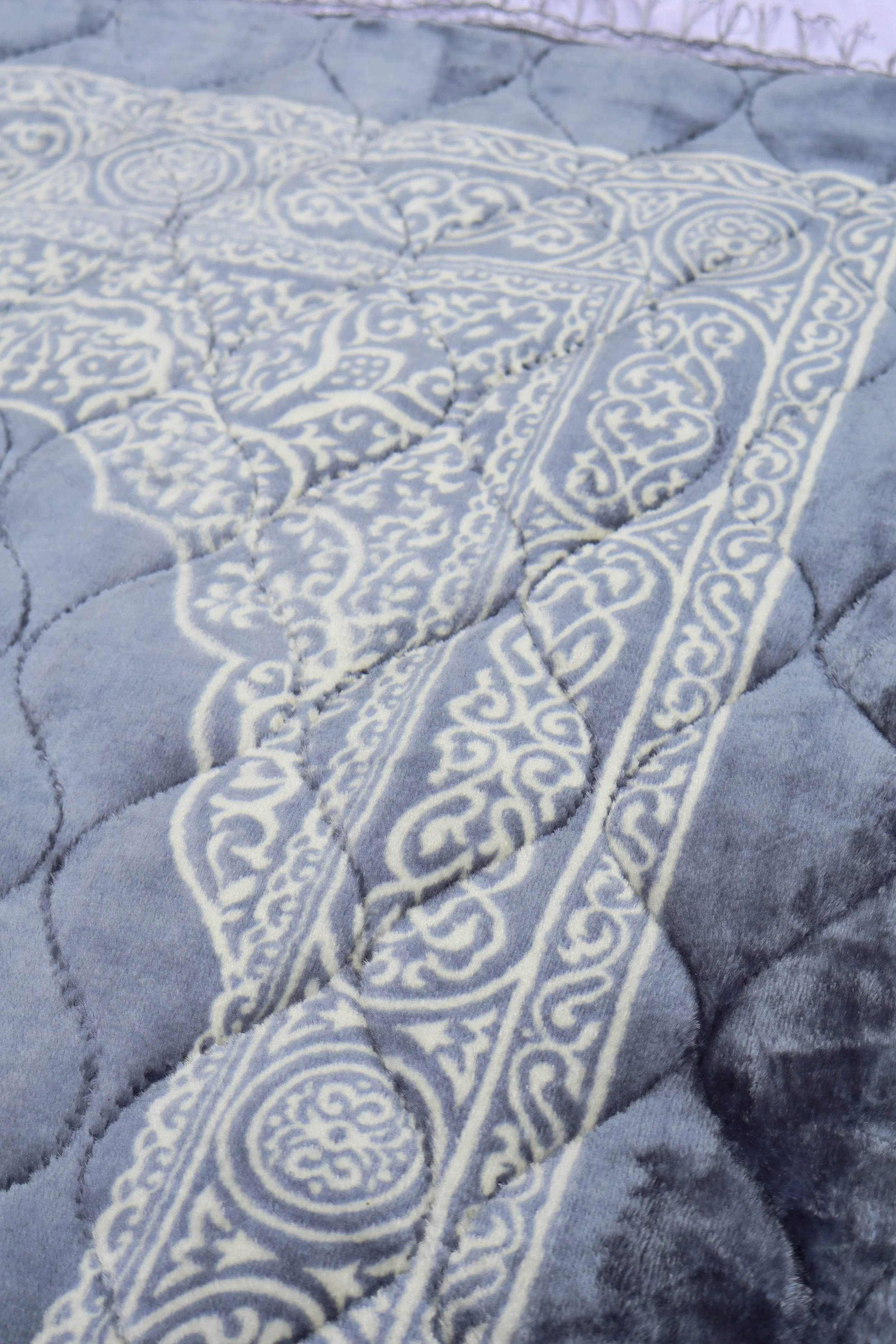 Islamic prayer mat elegant design