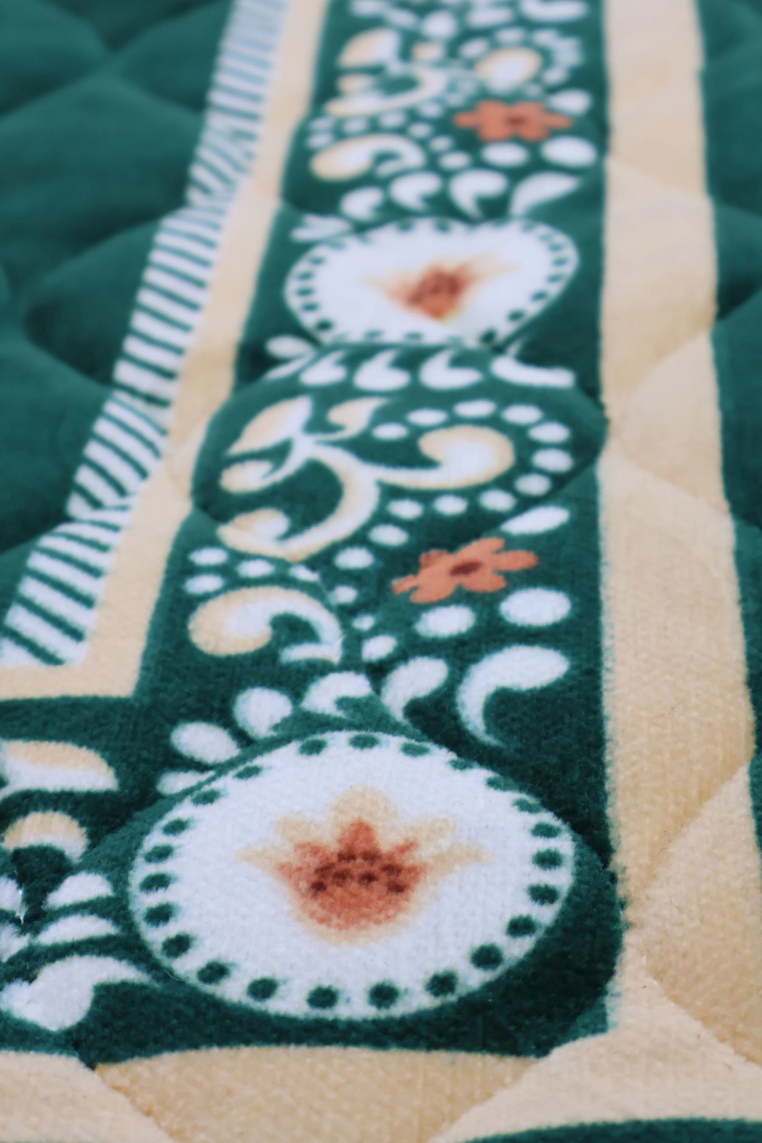 Islamic prayer mat elegant design