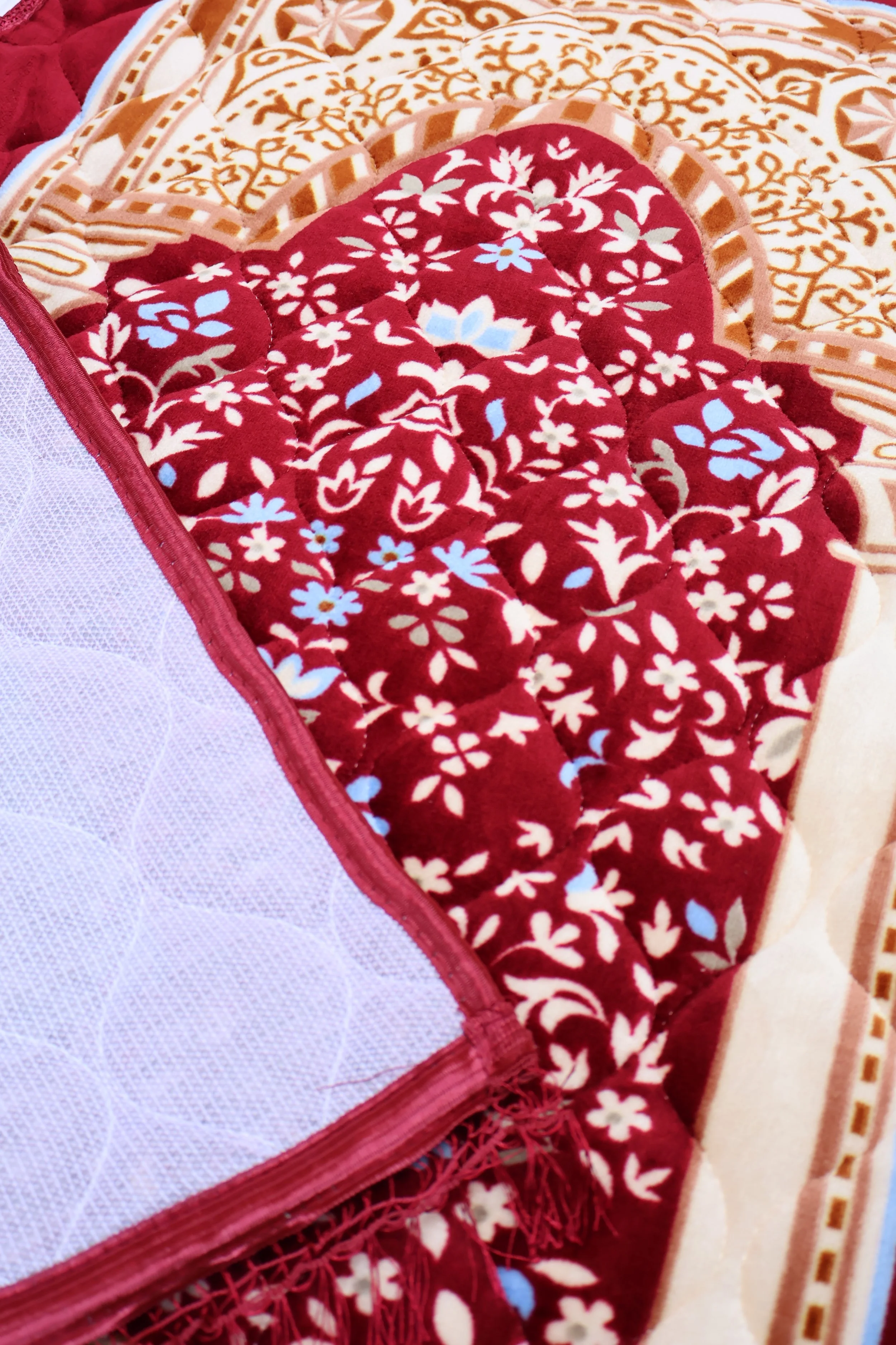 Islamic prayer mat floral design