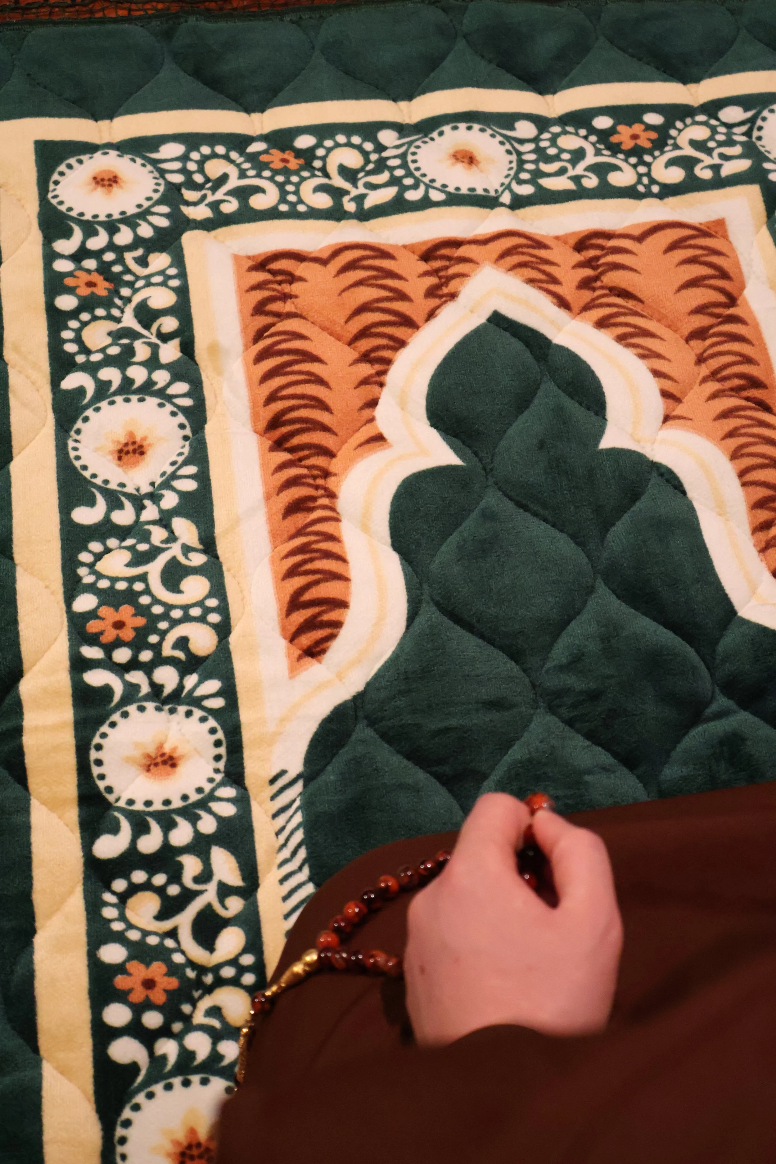 Islamic prayer mat elegant design