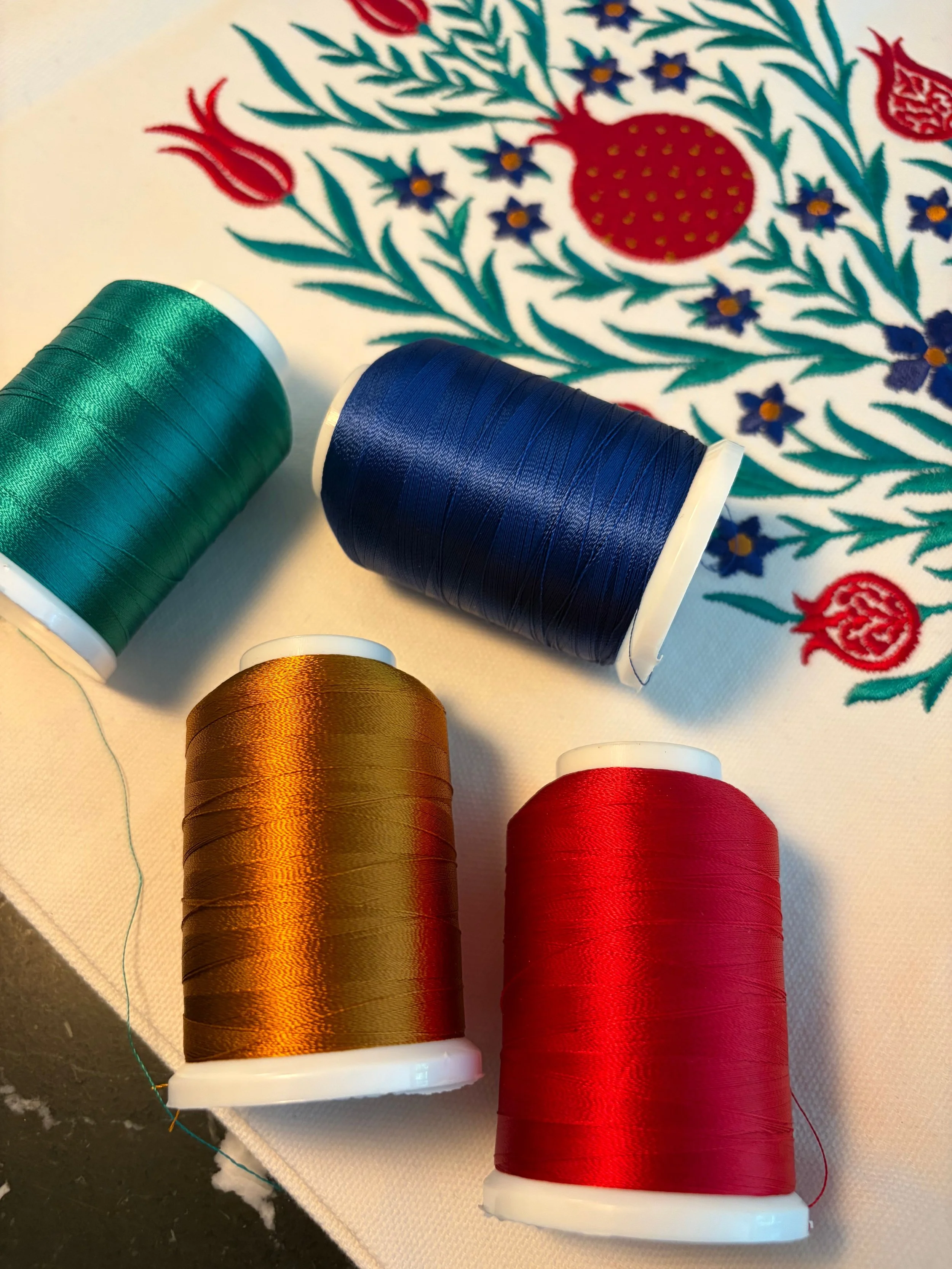 Baadiyah Motif with Embroidery Threads Details, designed to deliver a luxurious feeling.