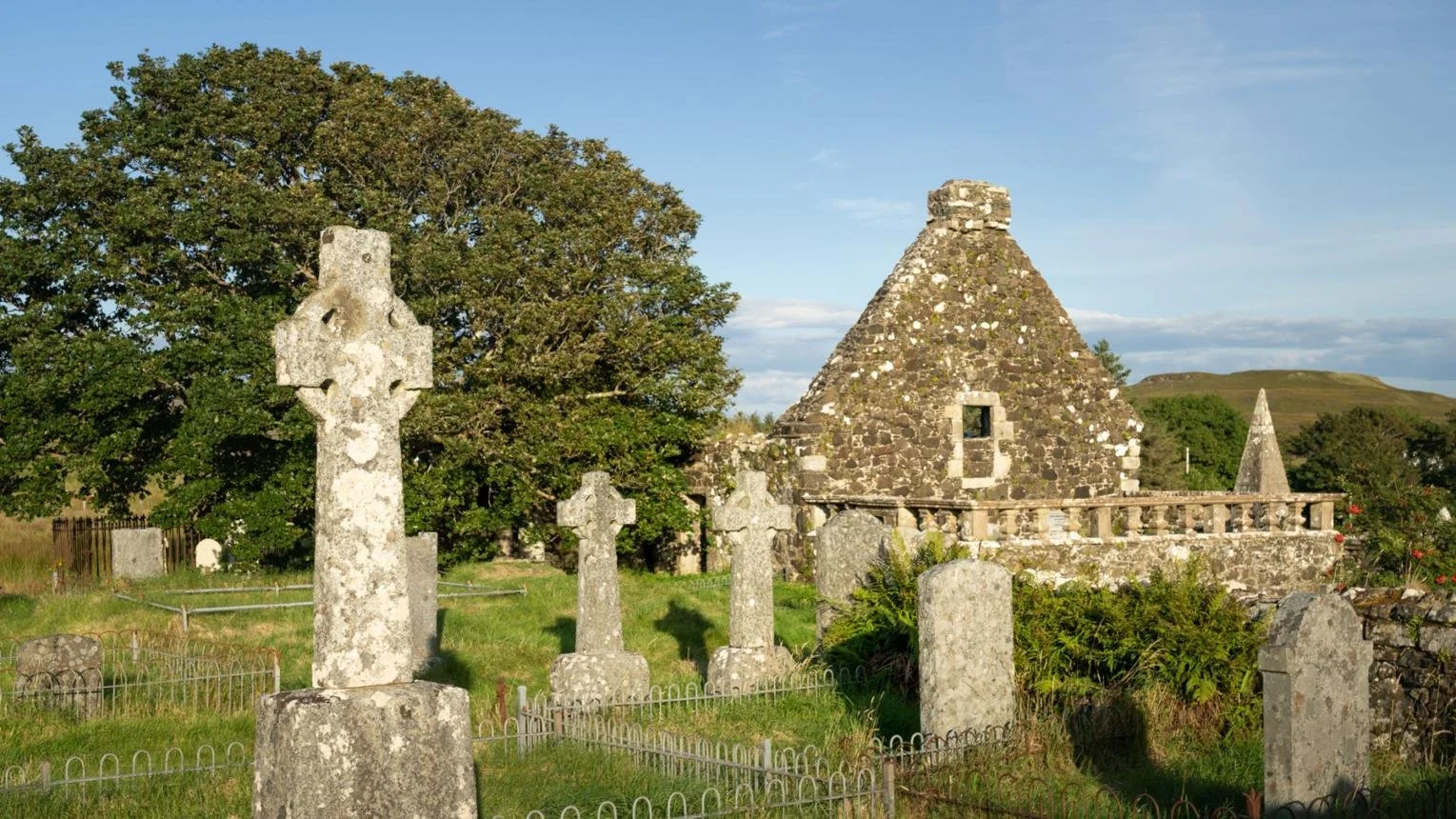 The Two Churches - The churches of Dunvegan tell the story of faith and community in the village across many centuries. The walk between them offers beautiful views and an opportunity to discover an important part of the area's cultural heritage.