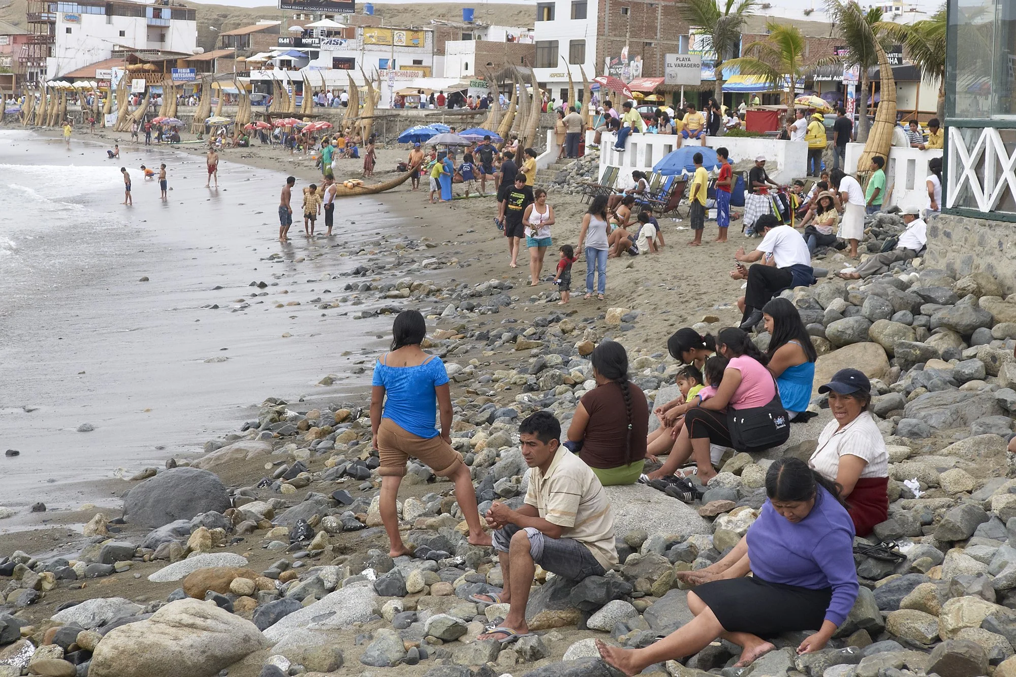 Sunday beach scene just north of Trujillo