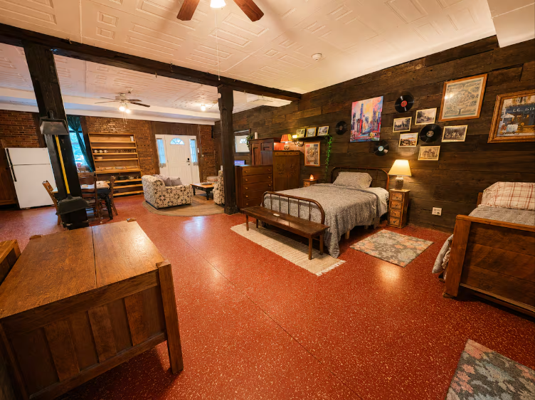 Grand Studio full kitchen and bath with deck