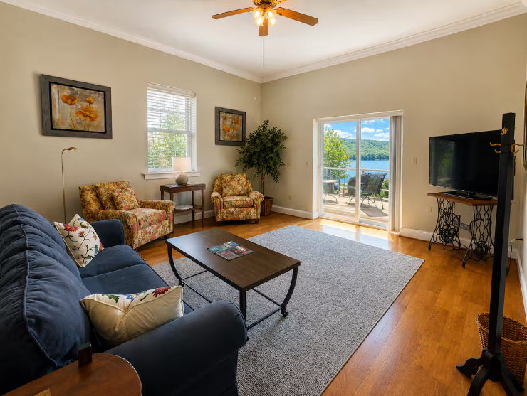 1 bedroom apartment upper deck 1 bath