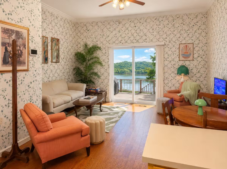 upper deck 2 bedroom 2 bath apartment