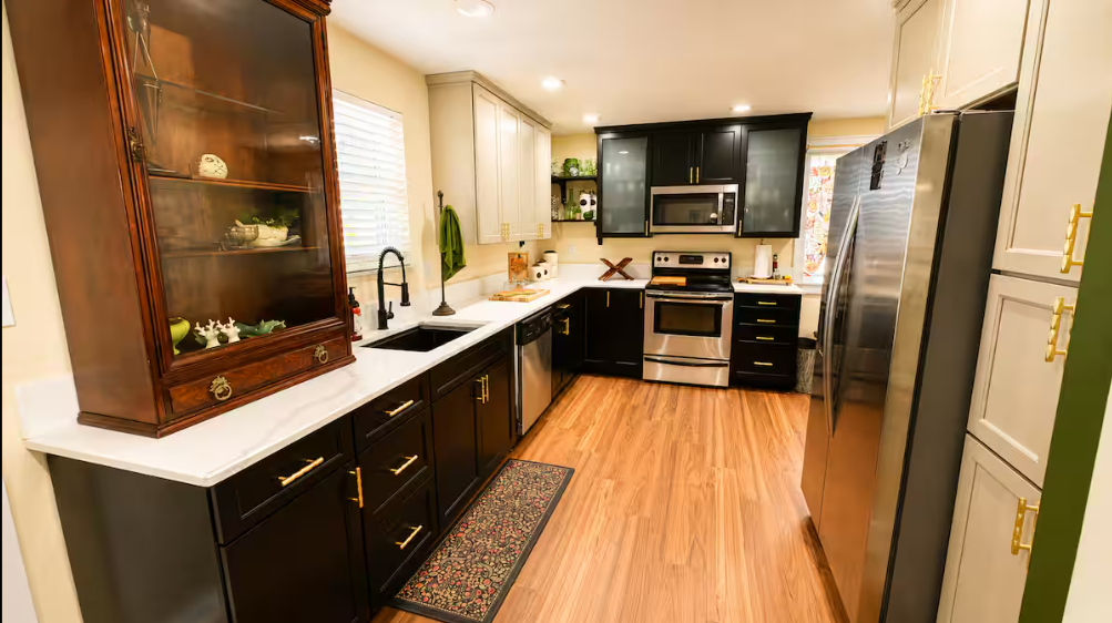 Full Kitchen with cooking essentials