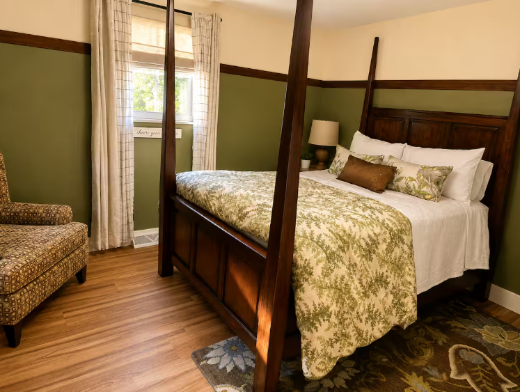 Queen Bed with Tv
