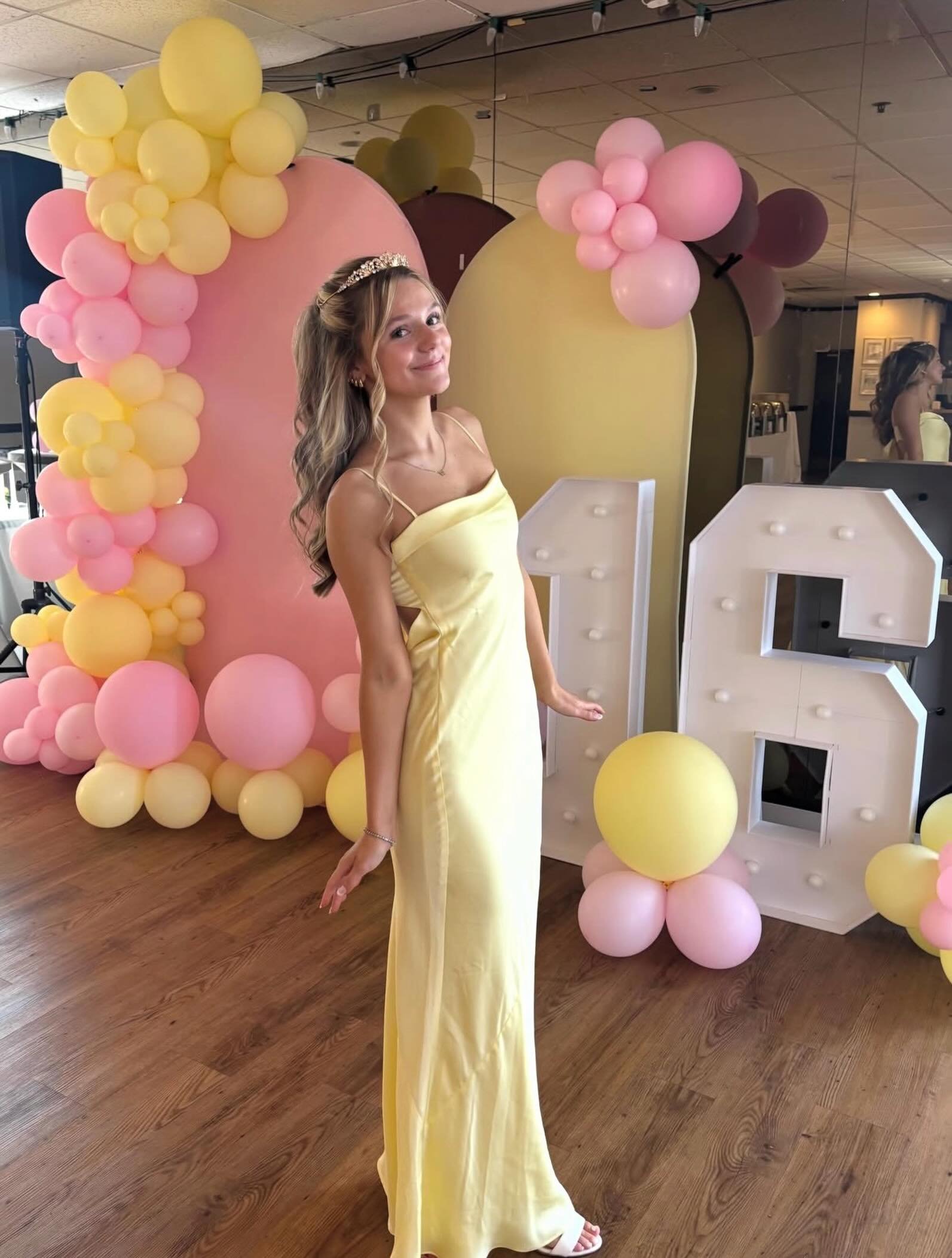 Perfect glow for @rowpetry Sweet 16! ✨💖