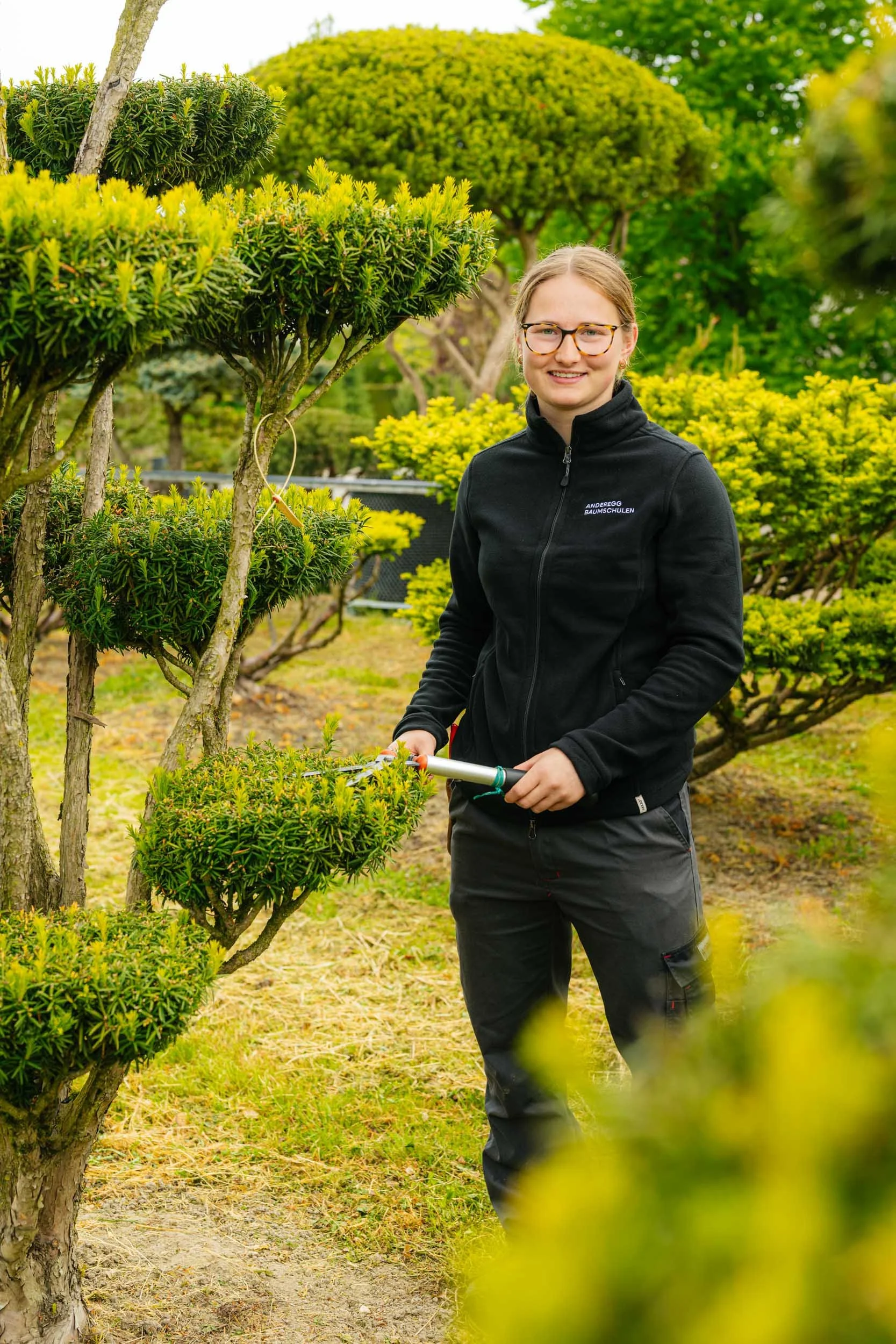P-2025-422_Anderegg-Baumschulen-AG_Fotoproduktion-Mitarbeiter-Ronja-Gächter-web.jpg