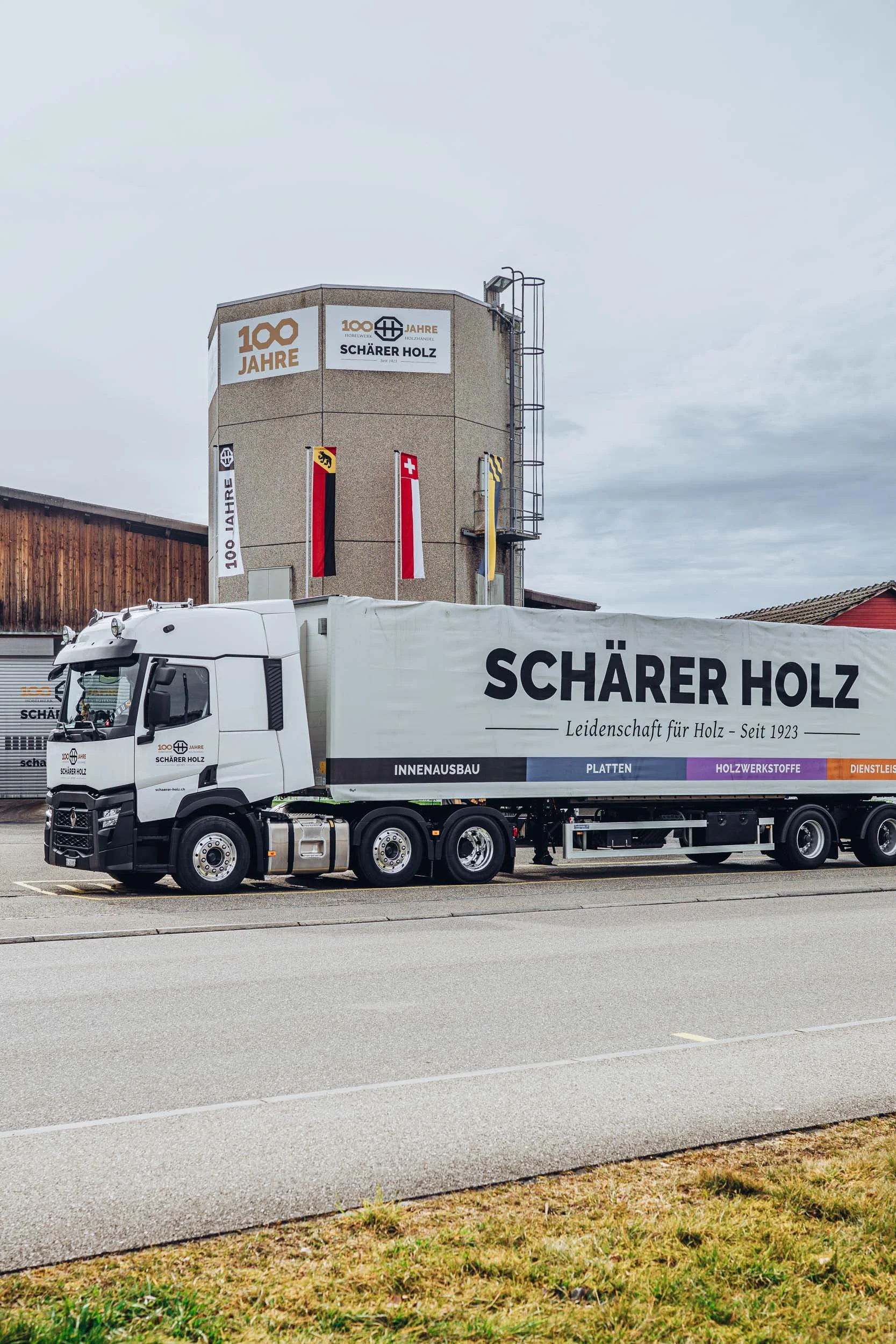 p-2025-074_schaerer-holz_fotoproduktion-bildwelten-web-84.jpg