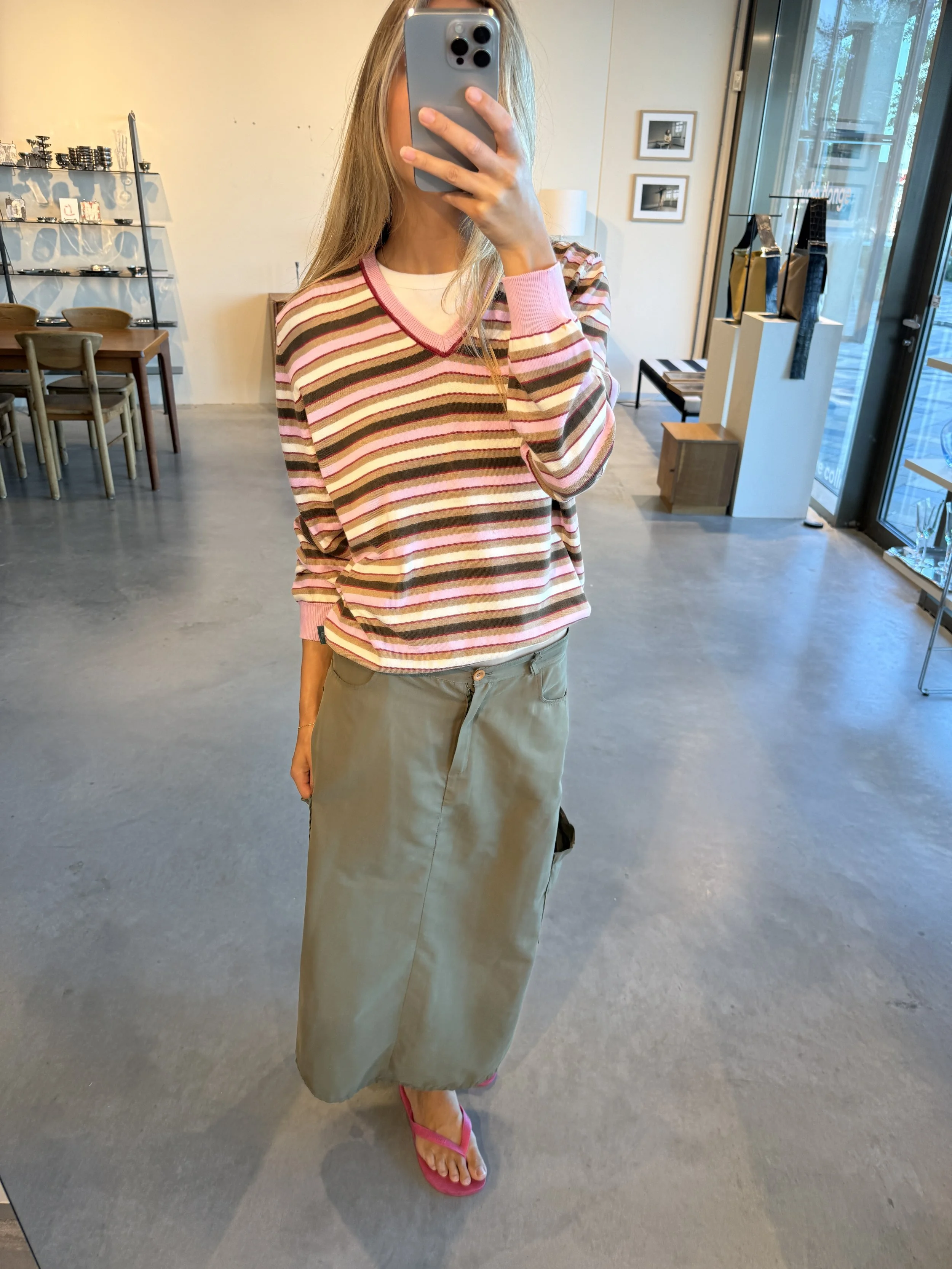 V KNIT
