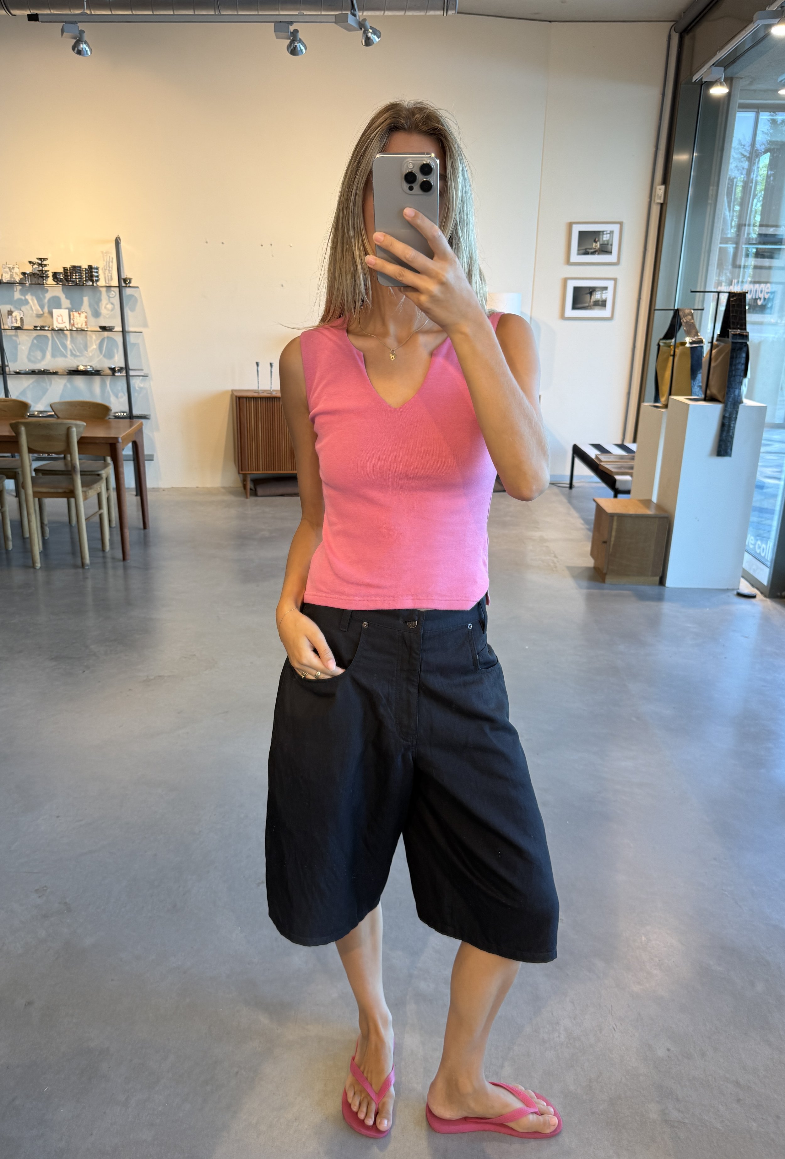 V TANK TOP
