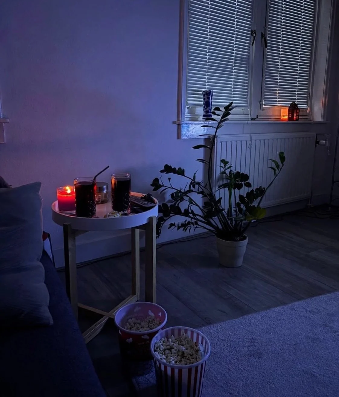 ✨ Set the mood for a cozy night in ✨

Dim the lights, grab a blanket, and let one of our candles fill your space with warmth. Movie night just got an upgrade 🕯️🍿

Shop the collection - link in bio.

🎉 Promo: Order &euro;25+ and get FREE shipping -