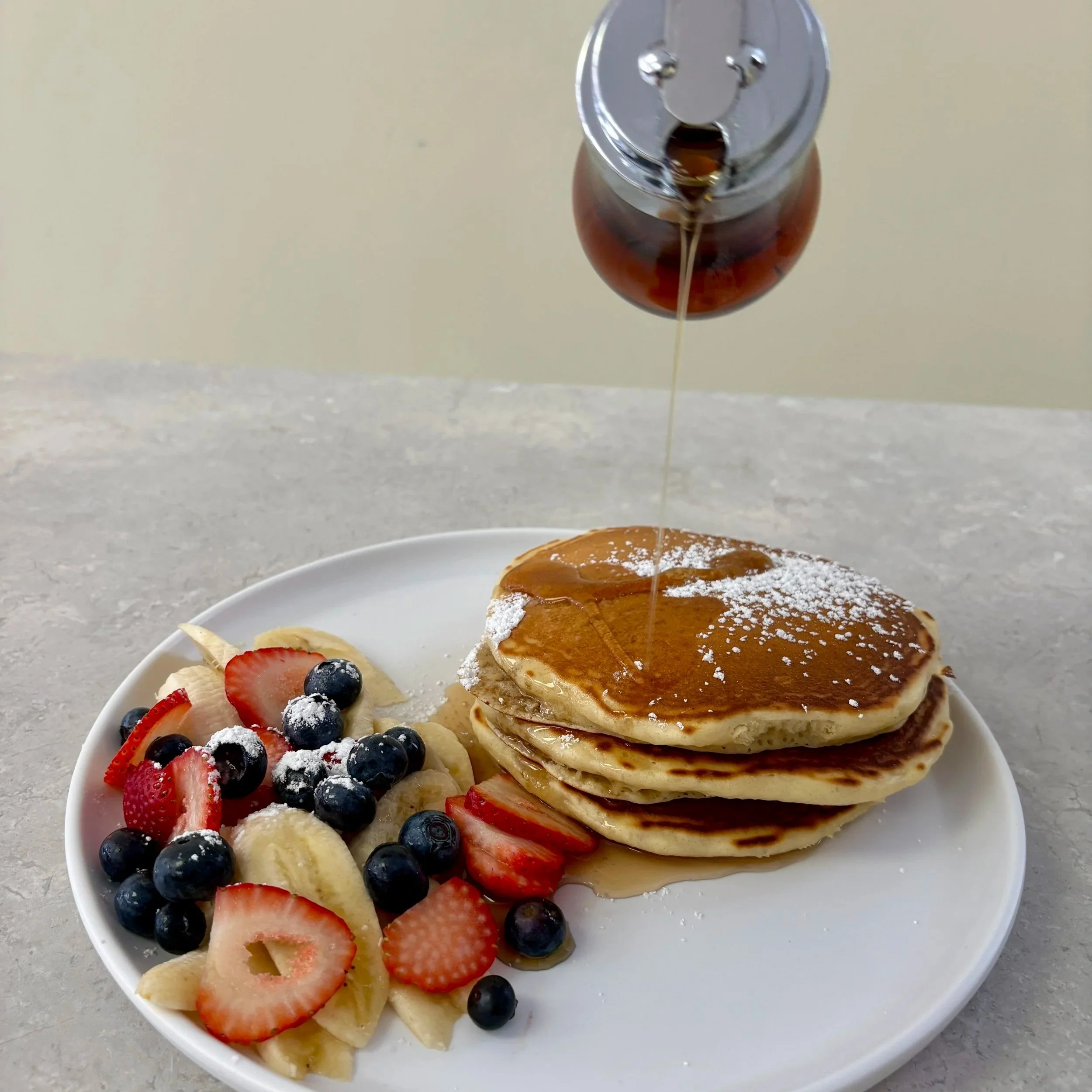 Minerva’s Pancakes with Fruit 