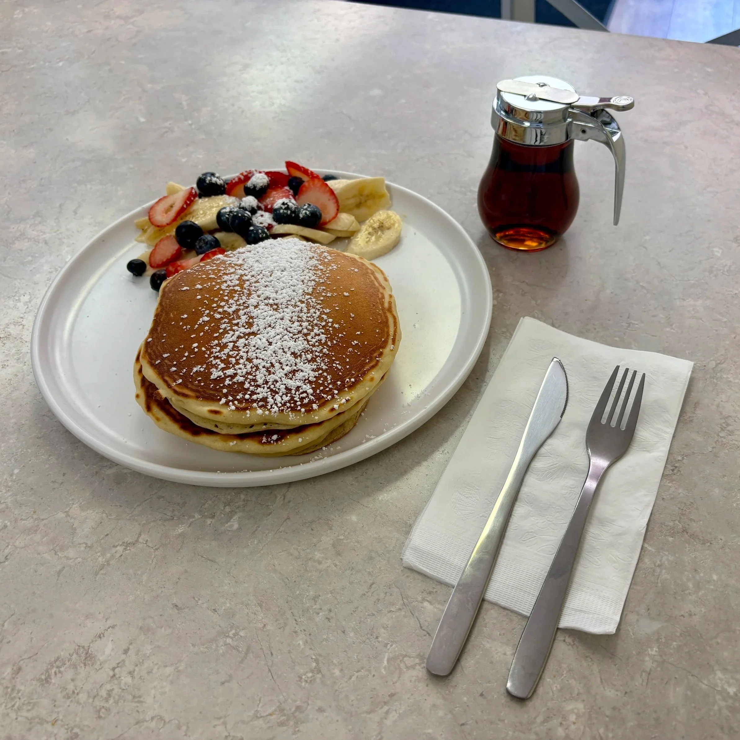 Minerva’s Pancakes with Fruit 