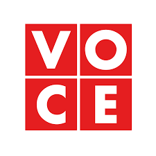 Logo di Voci con lettere bianche e uno sfondo rosso, disposto in una griglia 2x2.