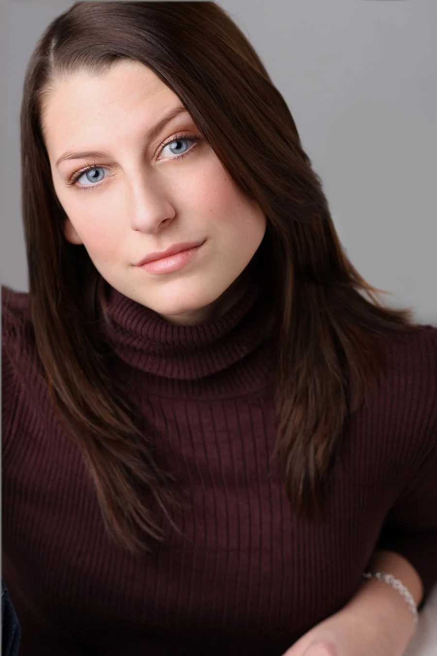 elegant-legit-female-actor_orig.jpg