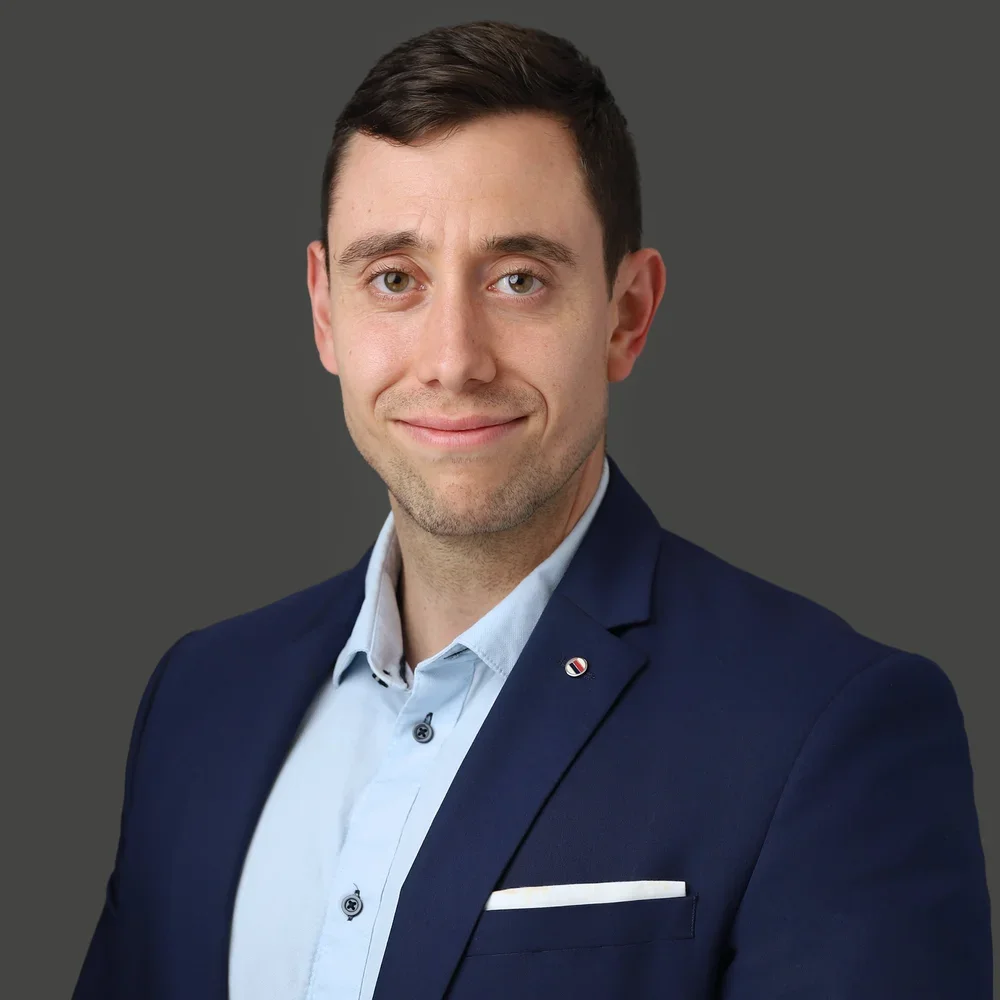 Adrian+014+8x8.webp