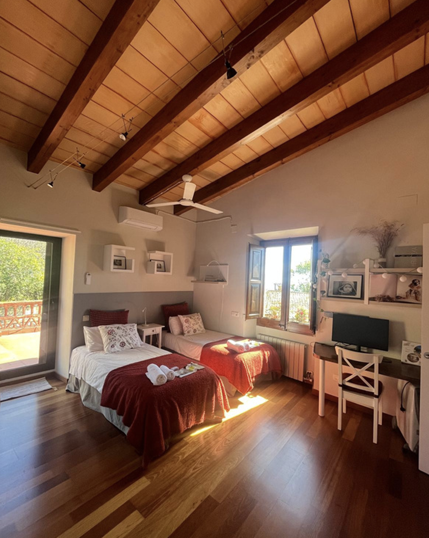 DORMITORIO 1 PARA DOS PERSONAS, CON BAÑO SEMI PRIVADO