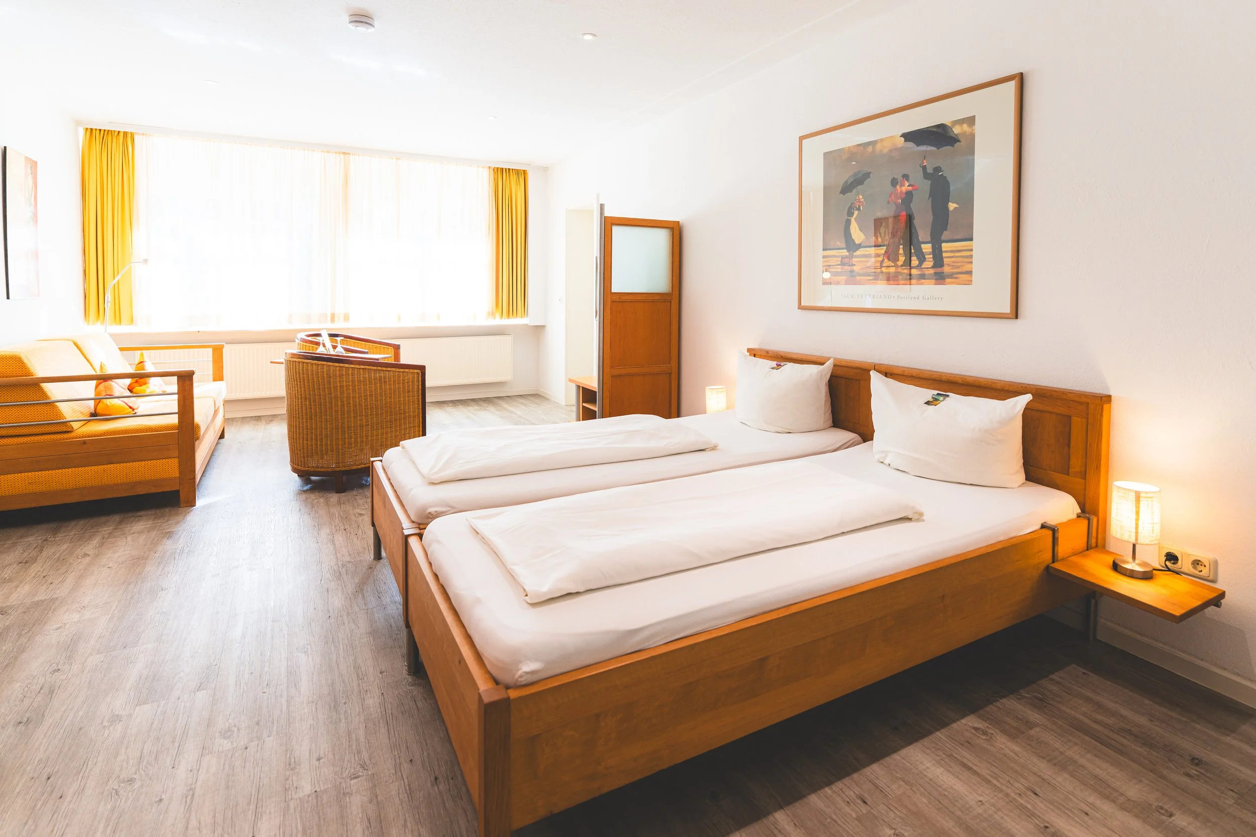 Zimmer 11 - Doppelzimmer - 1 Hund bis max. 30kg gestattet - Schlafsofa (100x180cm)