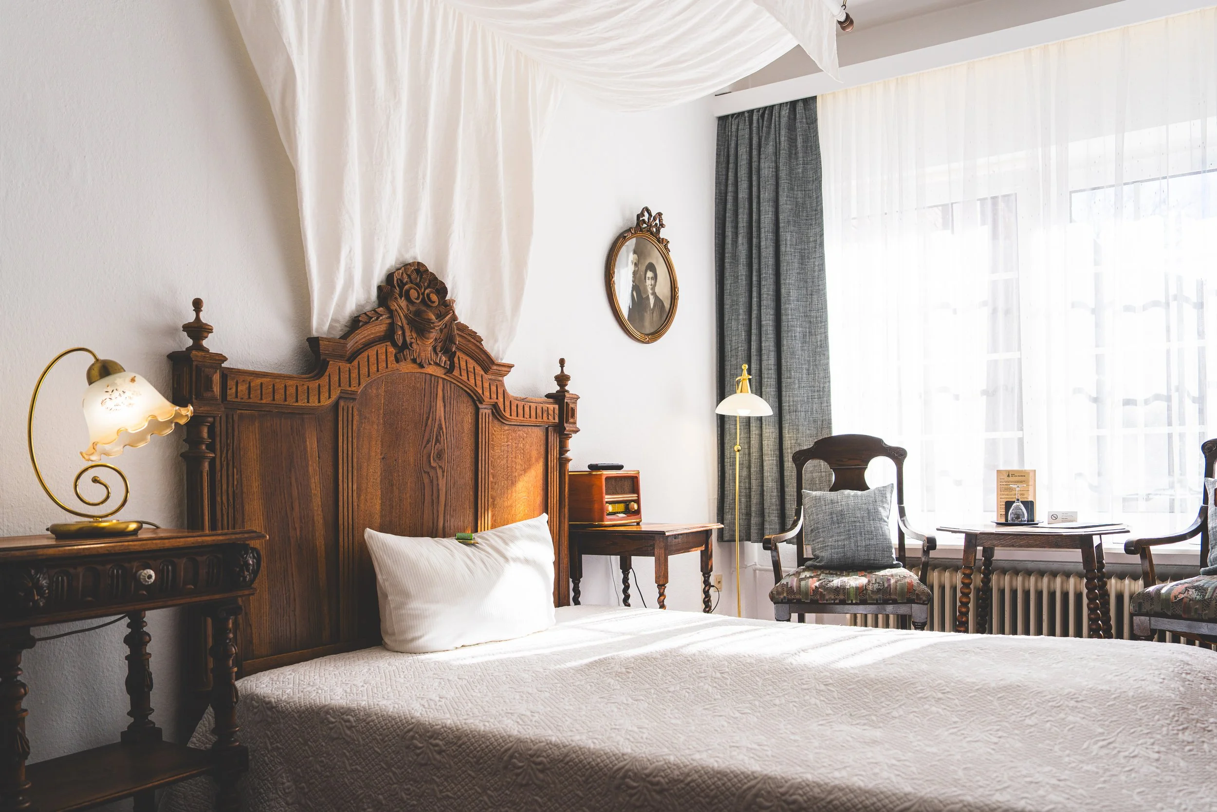 Zimmer 9 - Doppelzimmer - antikes Bett (140x200cm)