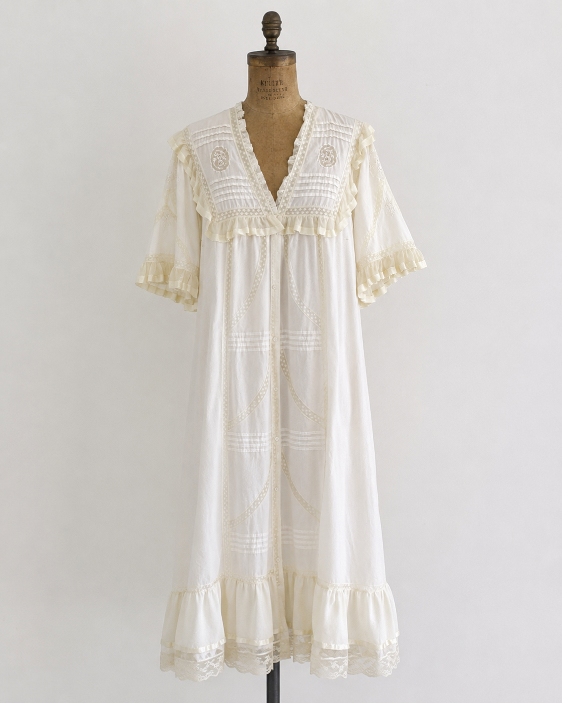 Vintage Sara Beth Ivory Cotton Lace Nightgown - Embroidered Cottagecore Maxi Gown