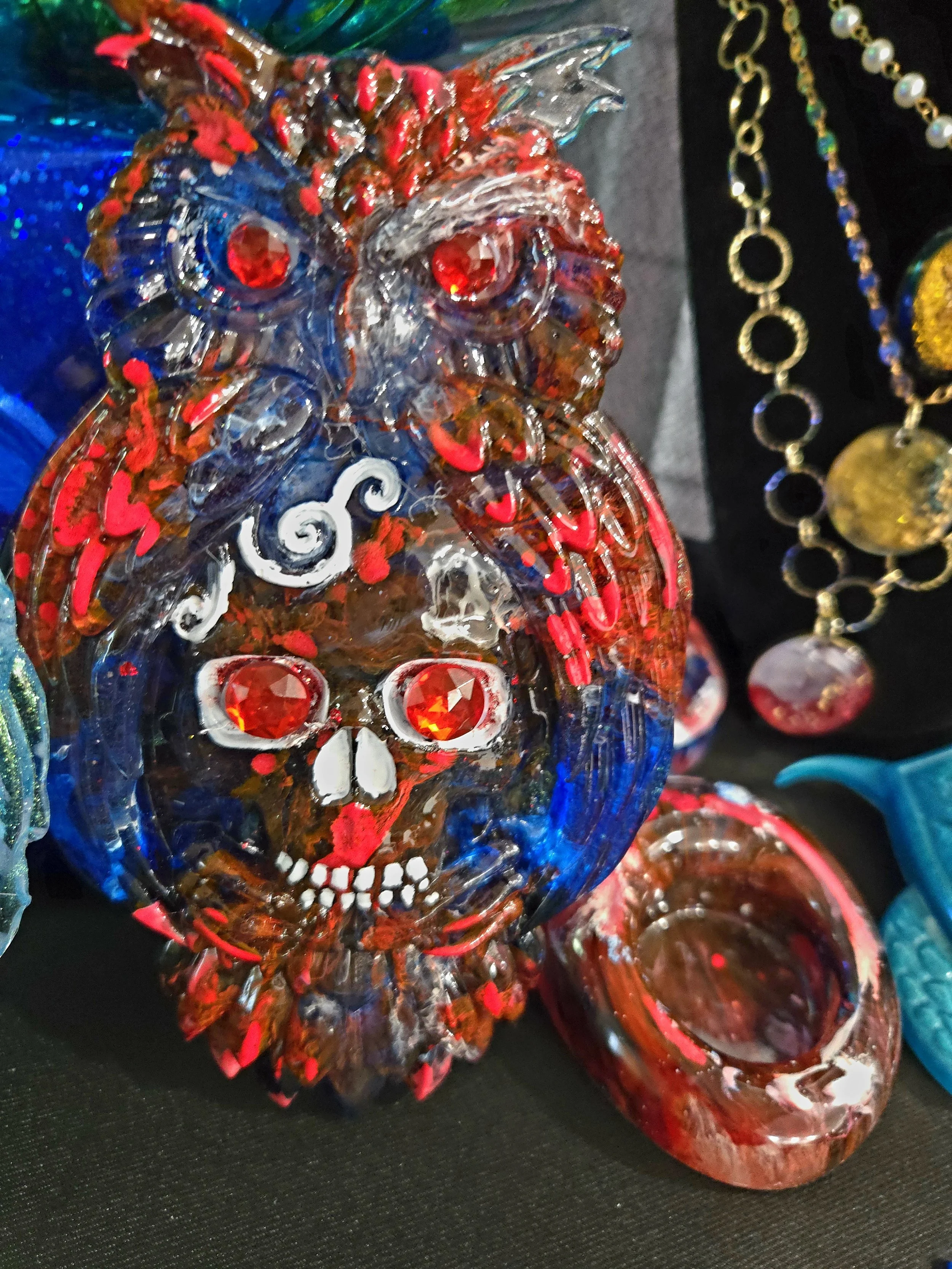 Liberty's Dual Gaze Owl