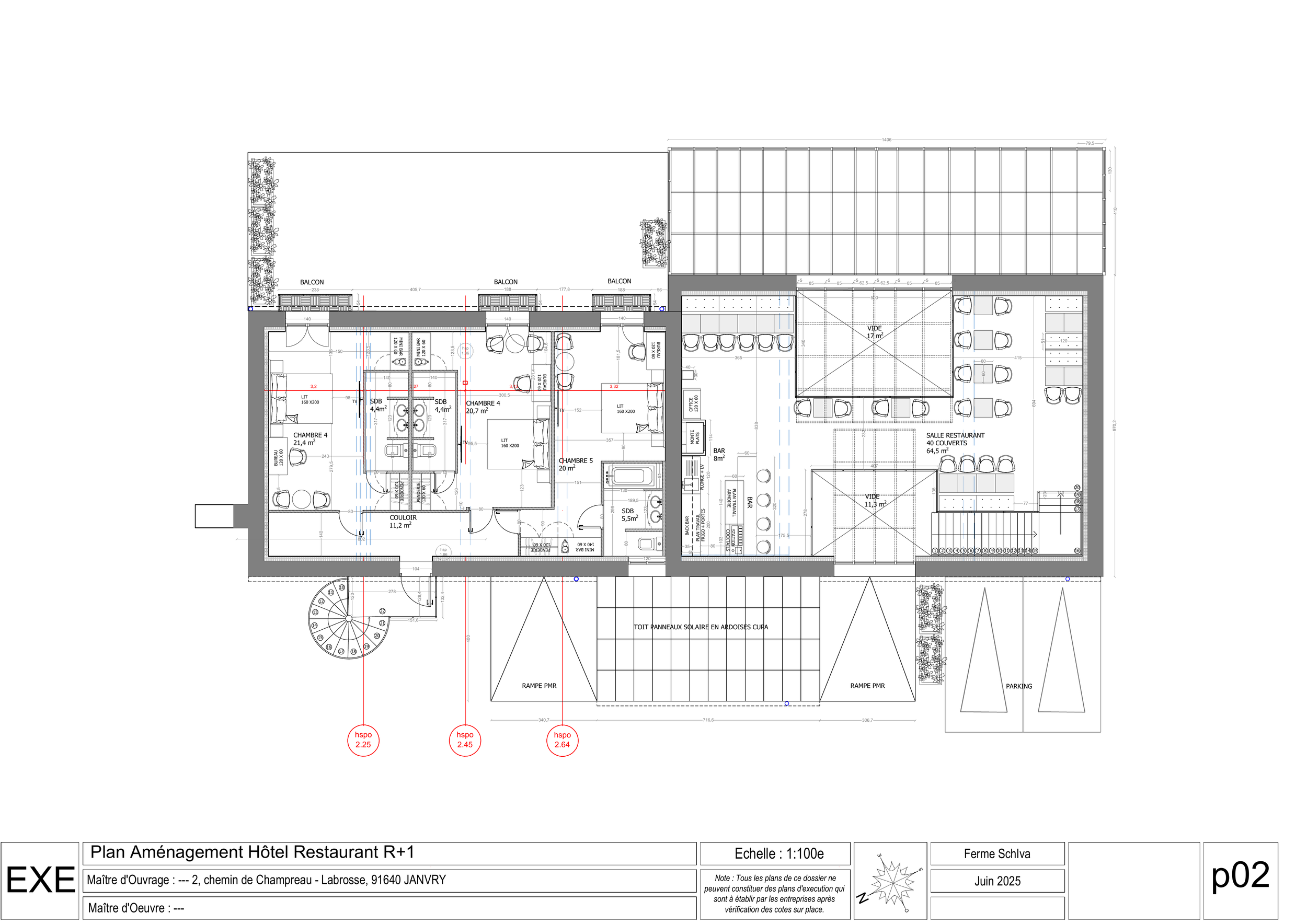 Plan architectural détaillé d'un projet de rénovation ou de construction d'un hôtel-restaurant, montrant plusieurs pièces, balcons, espaces de service, et zones extérieures avec parking et espaces verts.