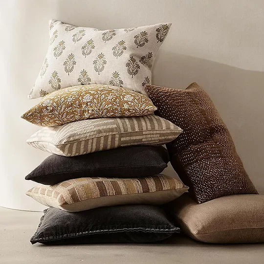 Crate_pillows_6.webp