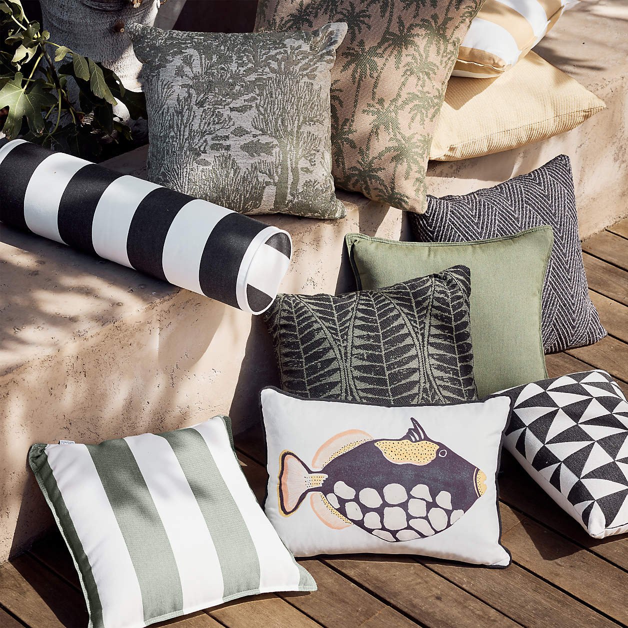 Crate_pillows_outdoor_1.jpeg
