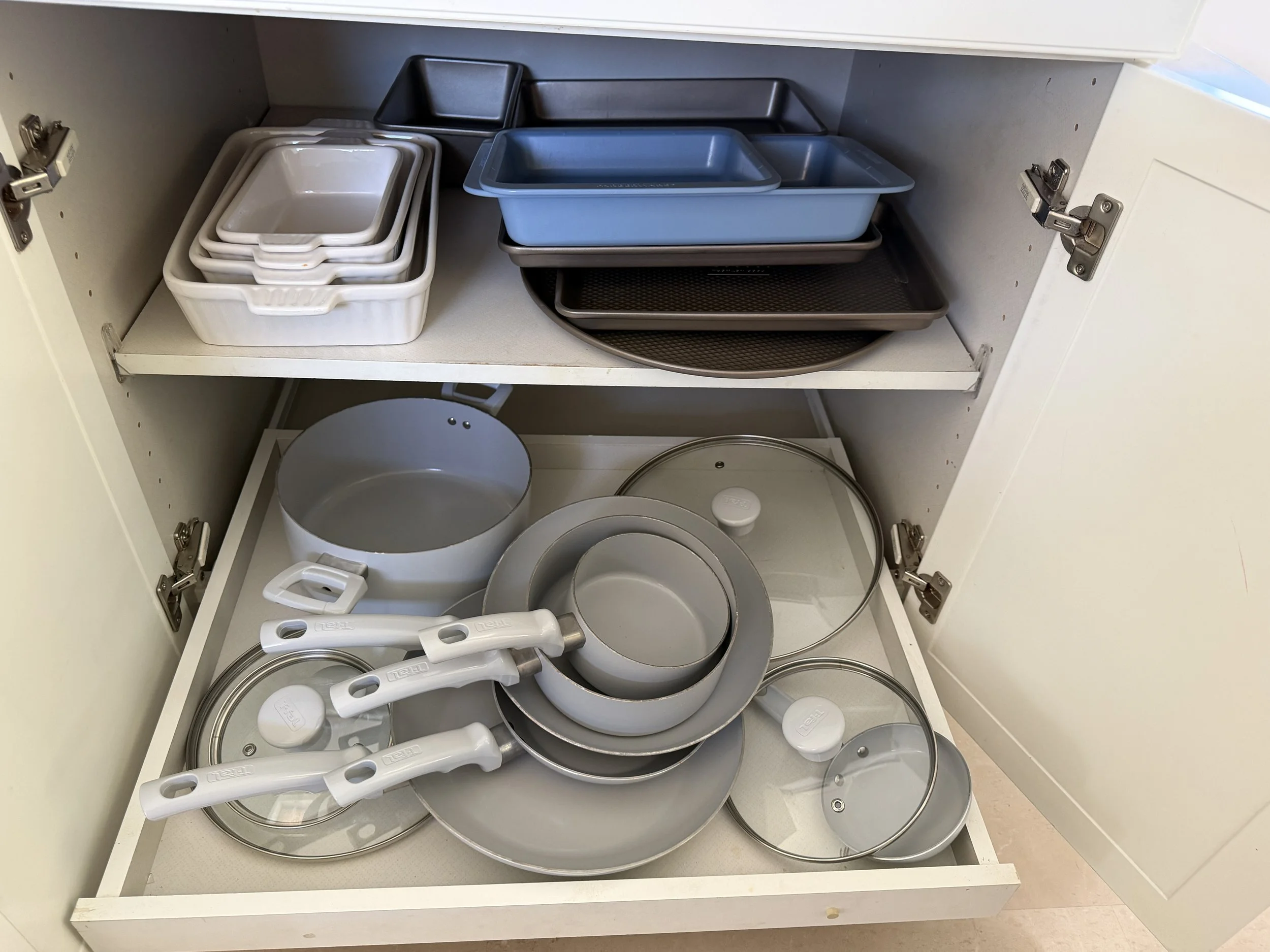 Fully stocked kitchen with cookware and bakeware.  Everything needed to cook.