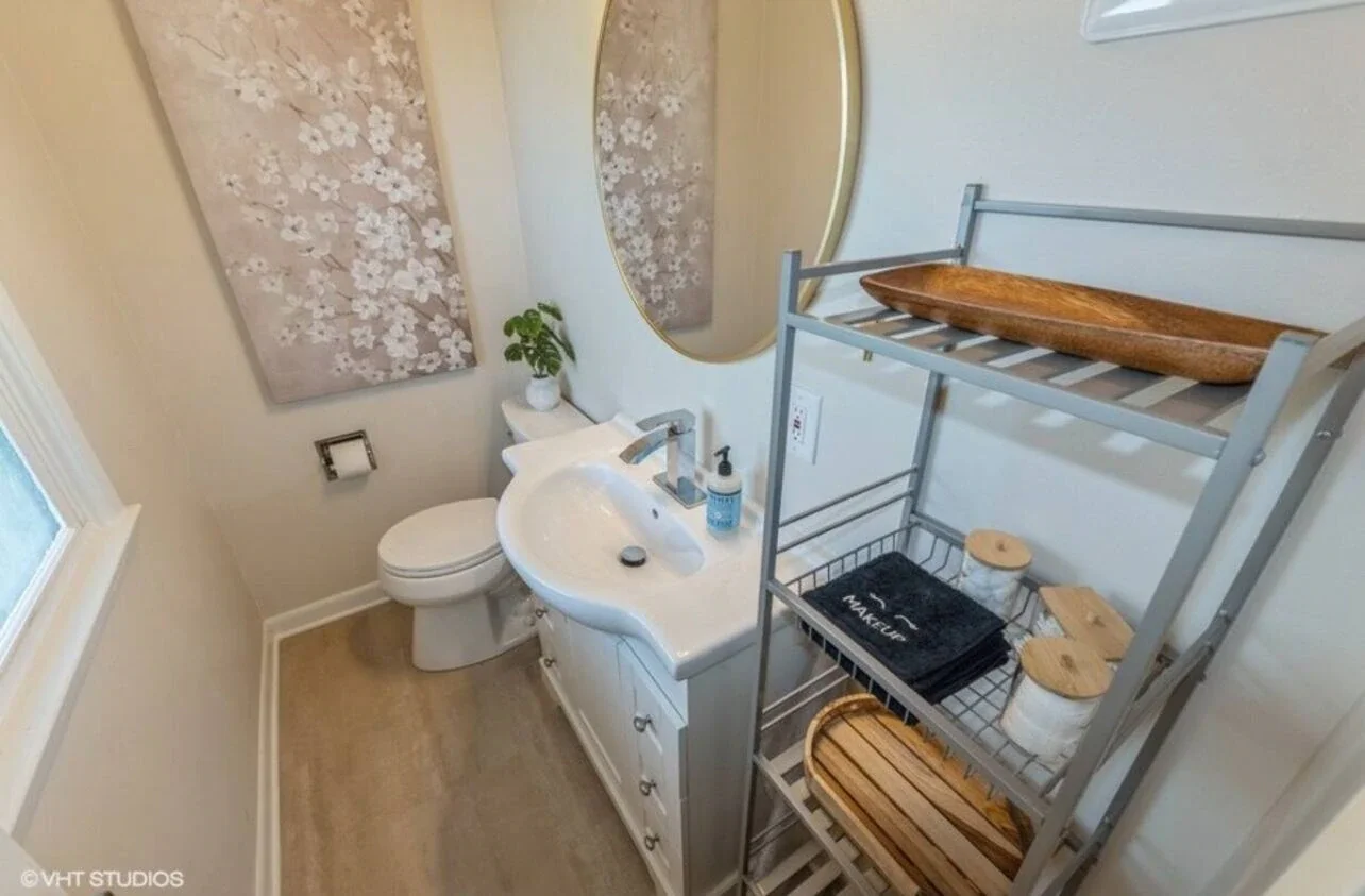 Private vanity bathroom in 2nd bedroom. Bright morning sunshine!