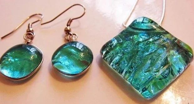 Classic  Aqua "Pillow Necklace" set.