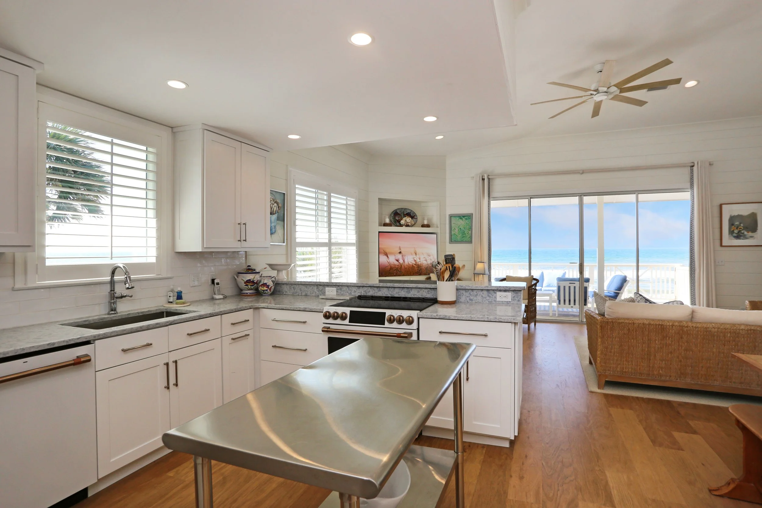 South side kitchen with view of the beach